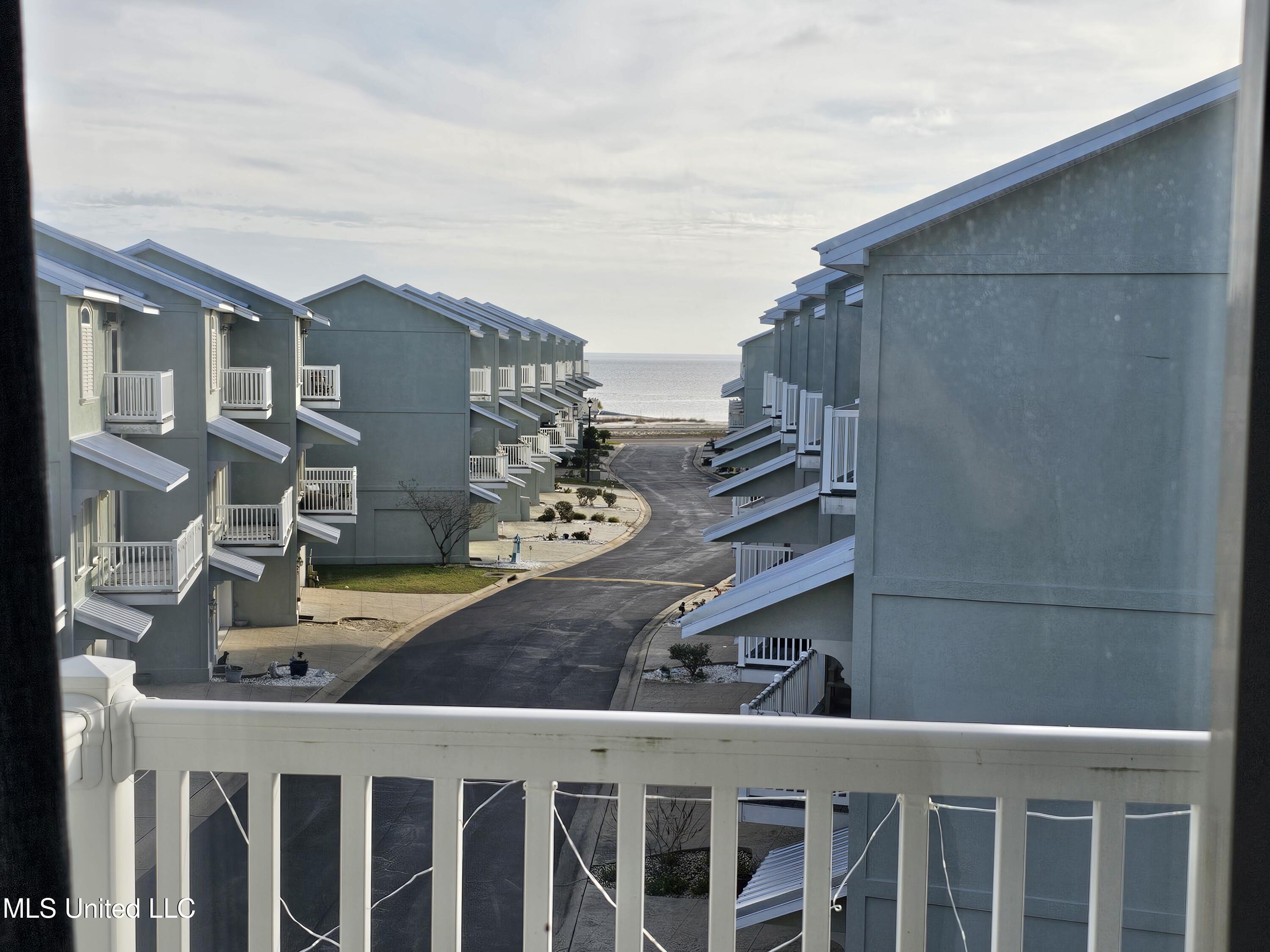 734 W Beach Boulevard Property Photo 18