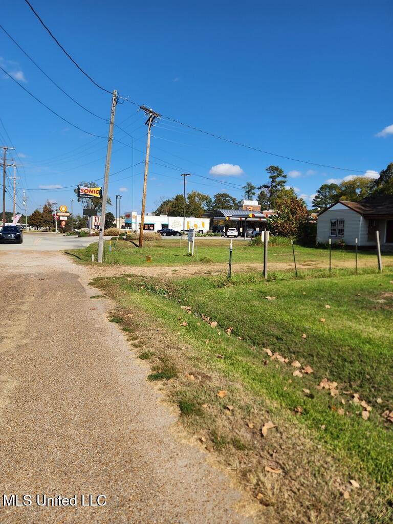 1648 Carson Drive Property Photo 3