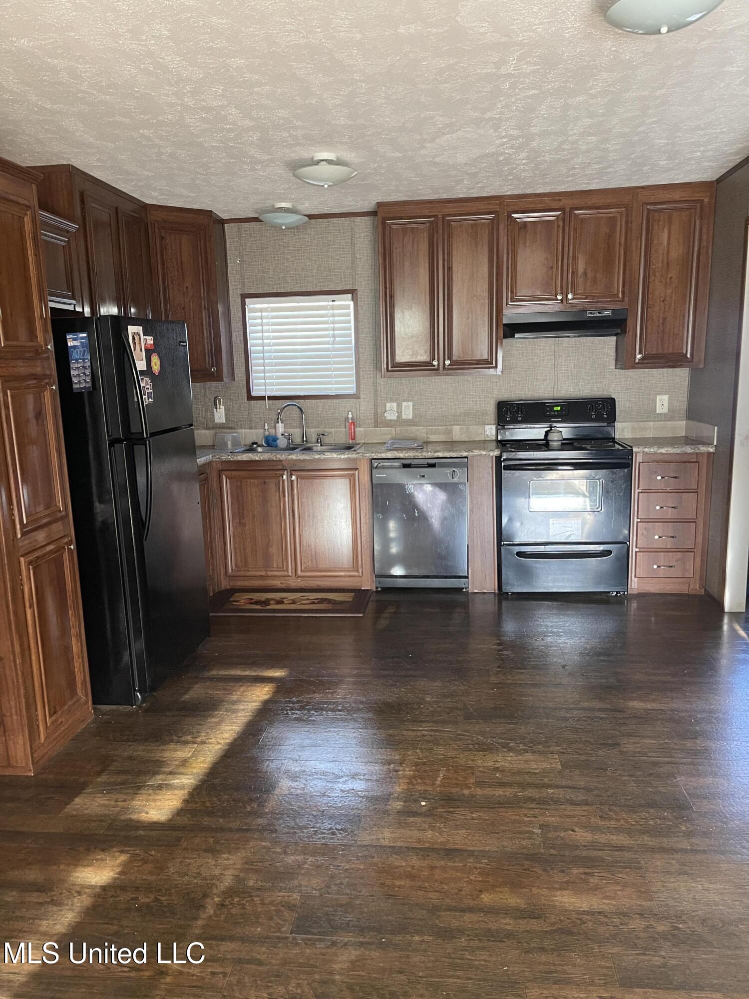 106 East Street Property Photo 6