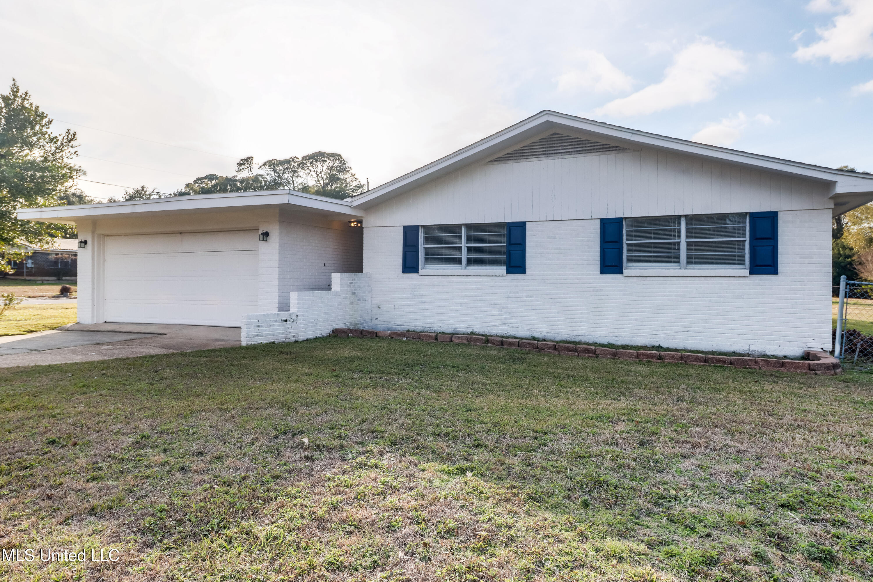 2470 Carter Road Property Photo 1
