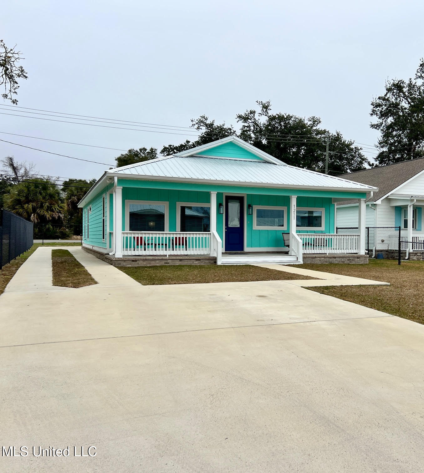 1211 Ocean View Drive Property Photo 2