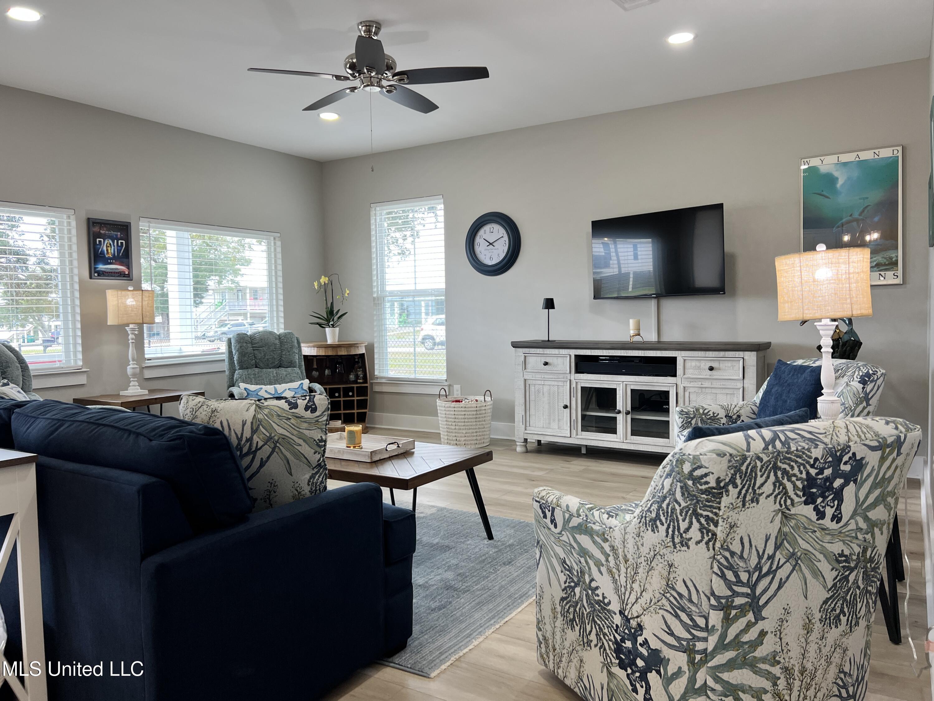 1211 Ocean View Drive Property Photo 7