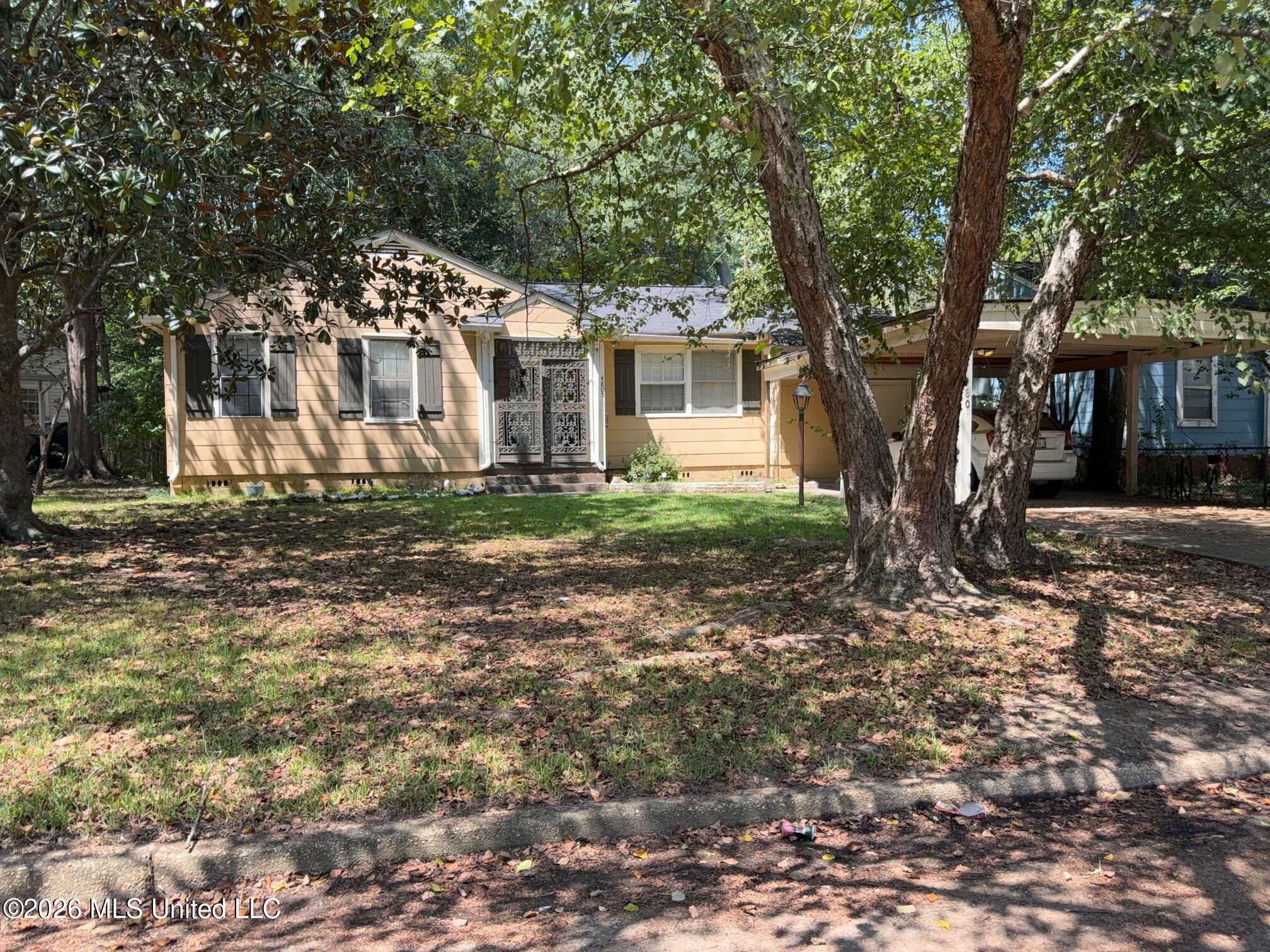 4805 Maplewood Drive Property Photo 2
