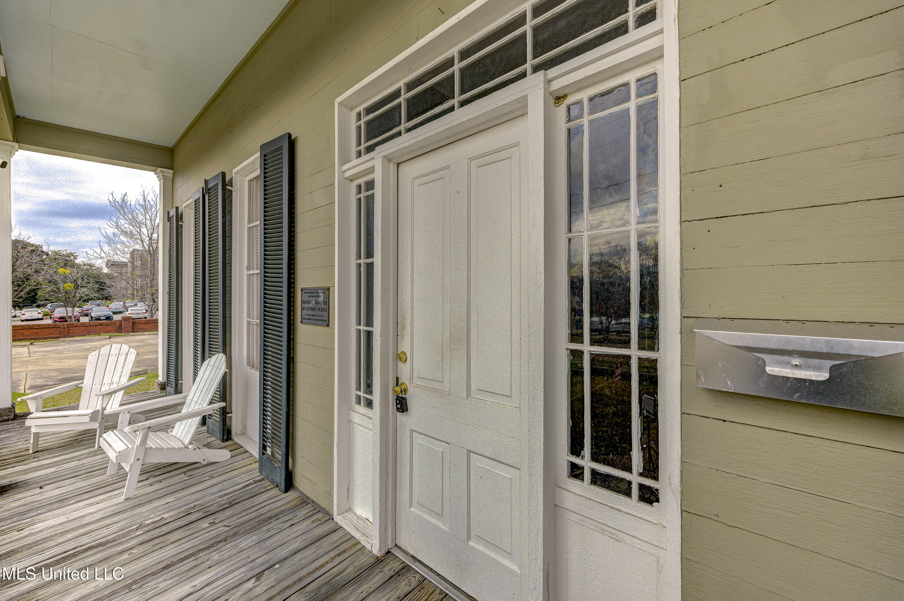 1115 Grove Street Property Photo 2
