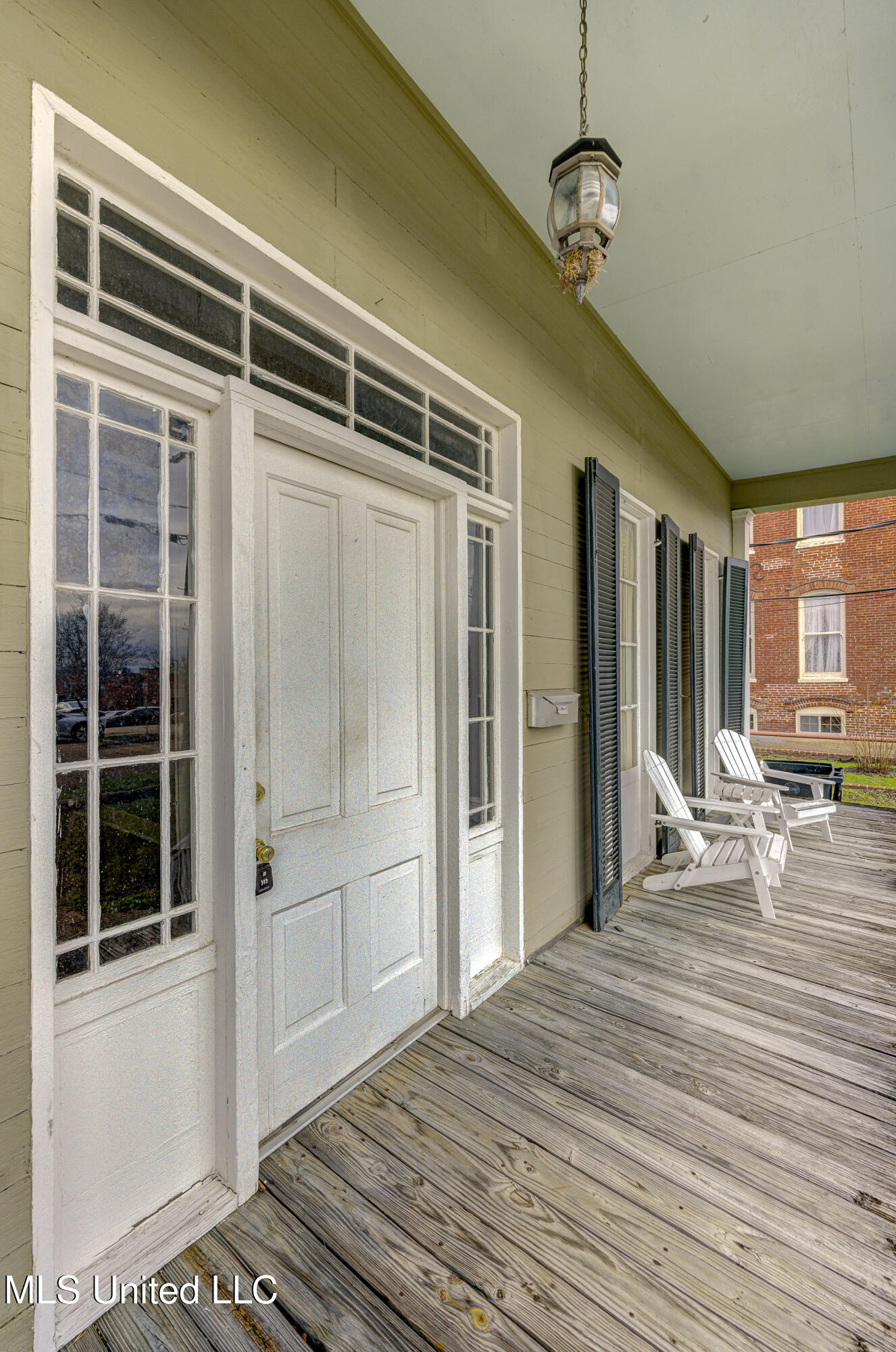 1115 Grove Street Property Photo 3