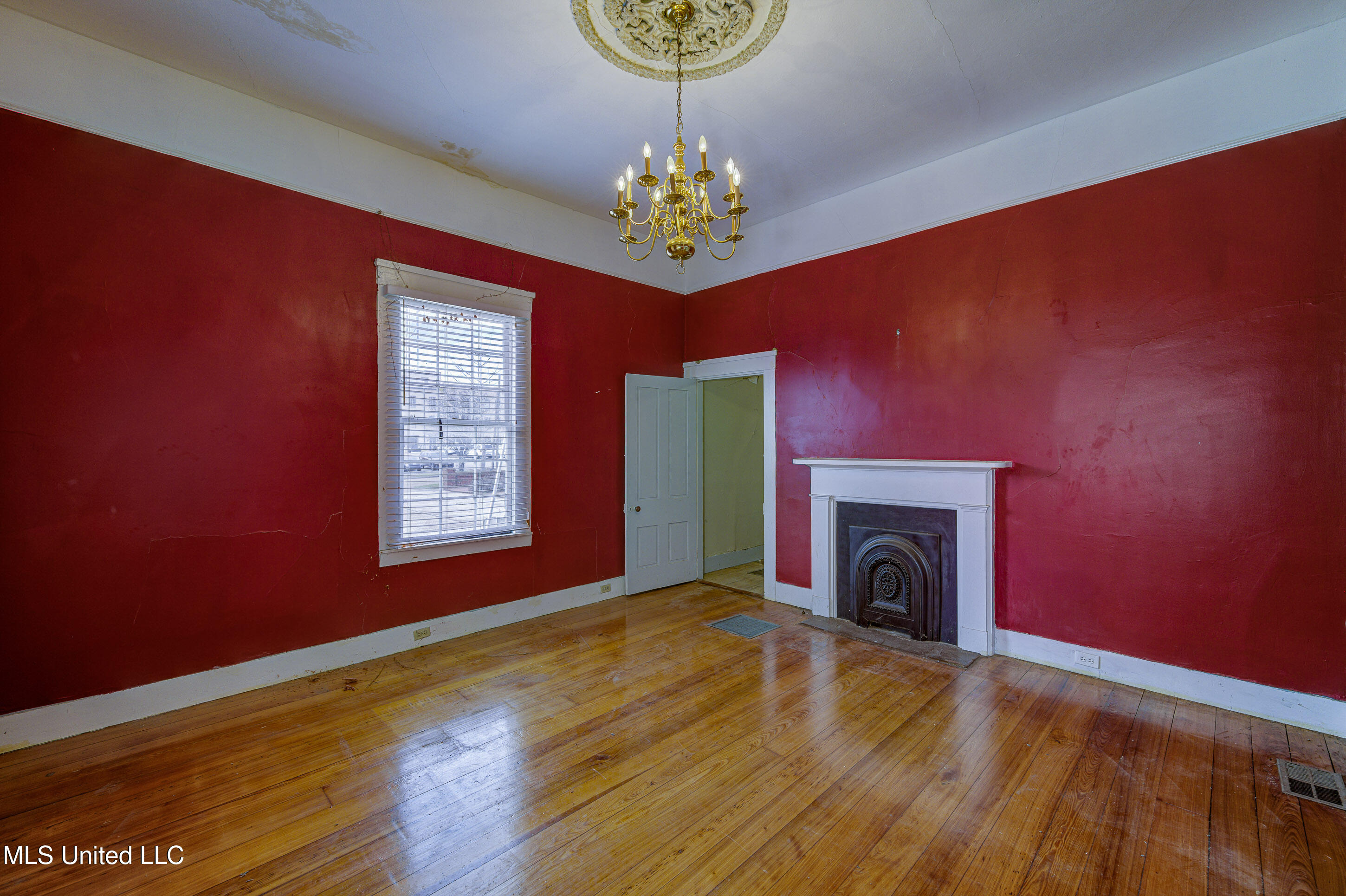 1115 Grove Street Property Photo 8