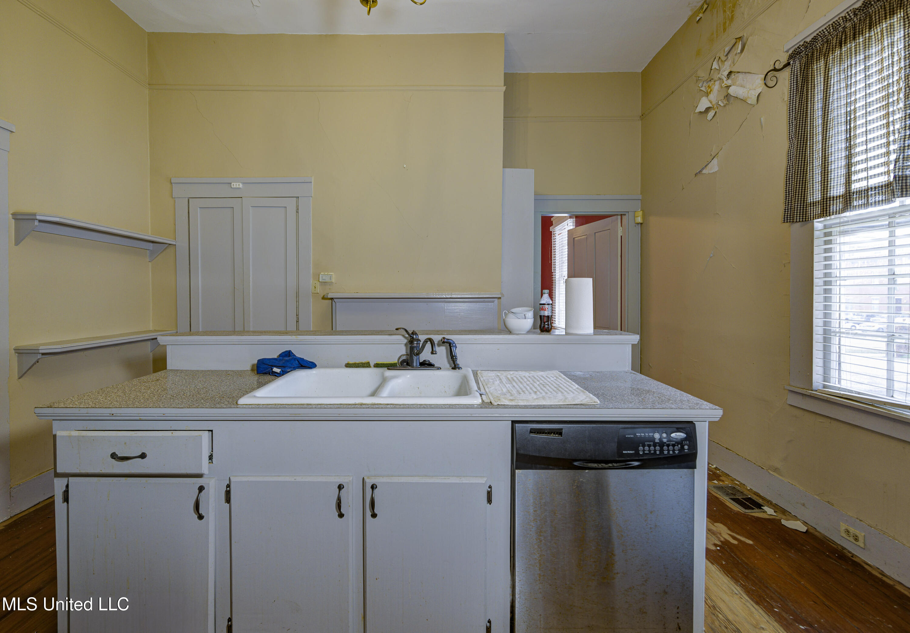 1115 Grove Street Property Photo 14