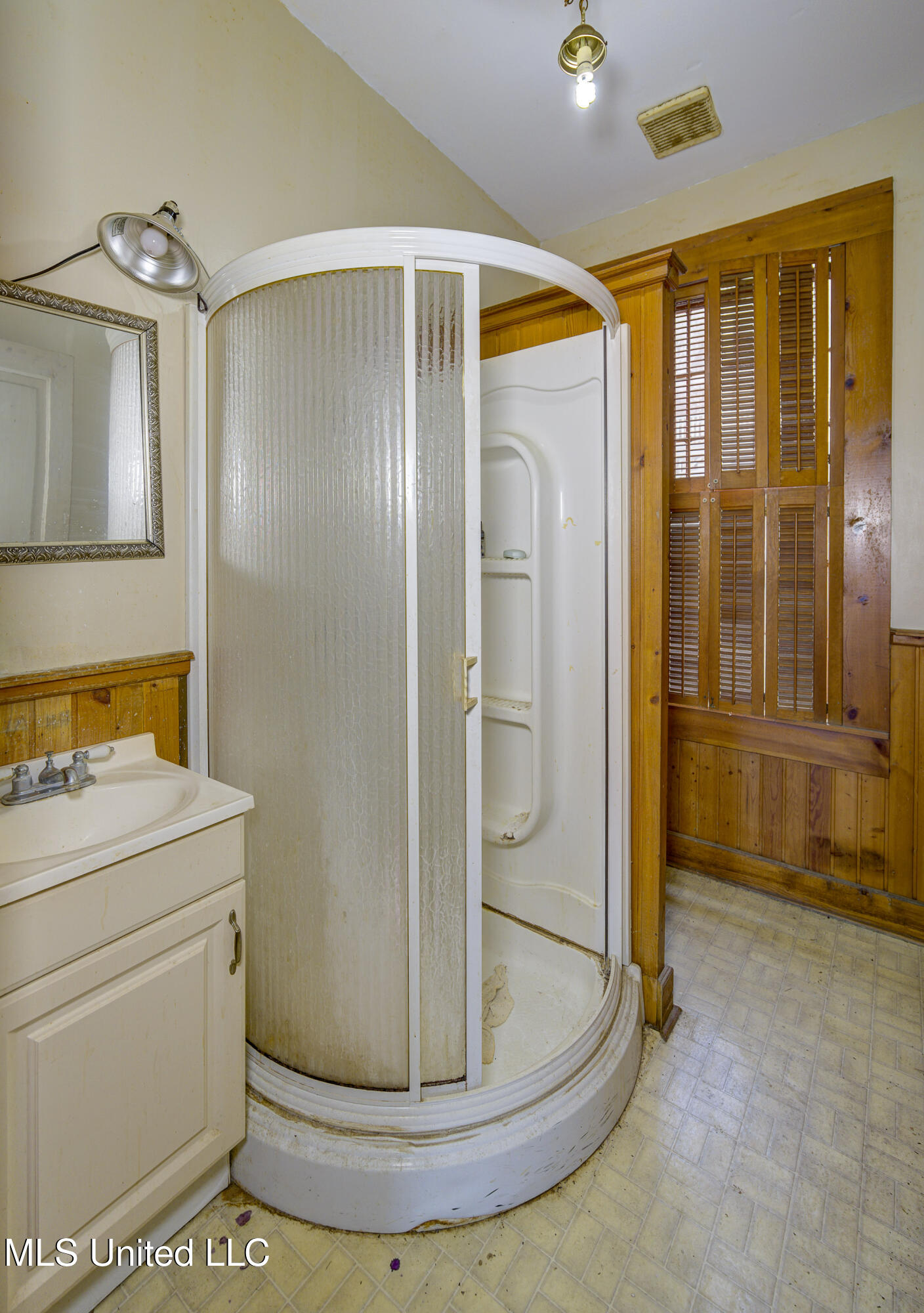 1115 Grove Street Property Photo 20
