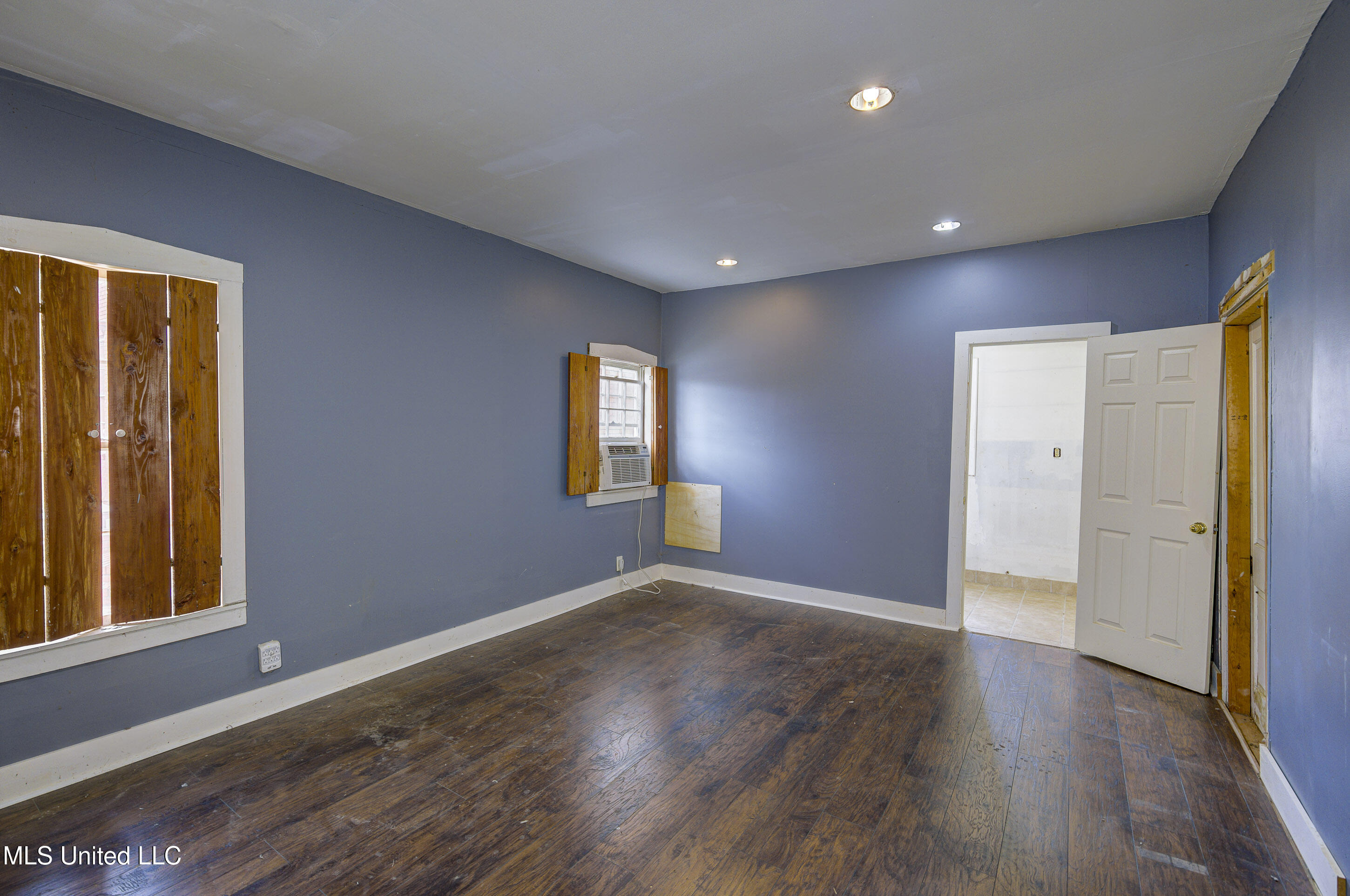 1115 Grove Street Property Photo 23