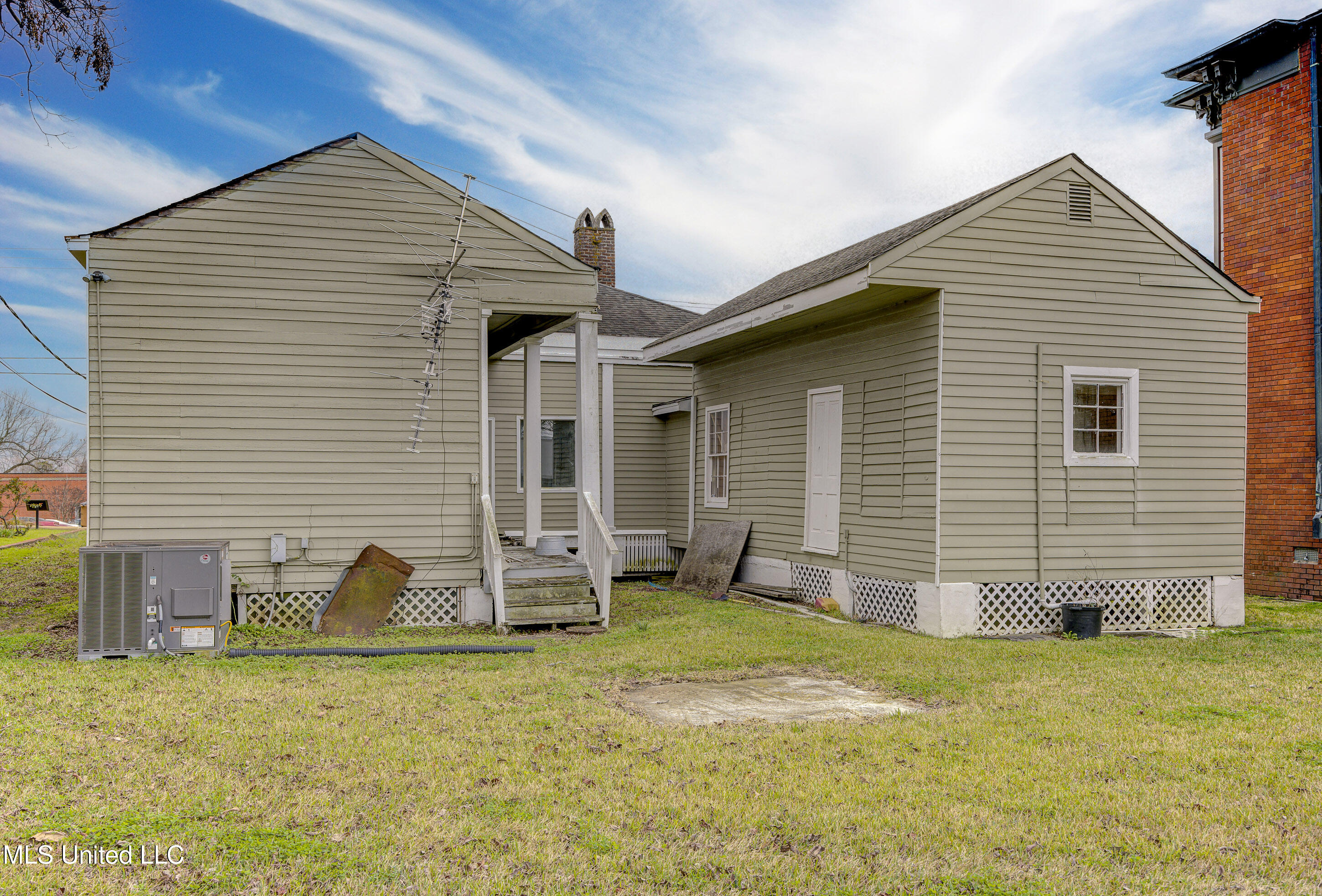 1115 Grove Street Property Photo 32