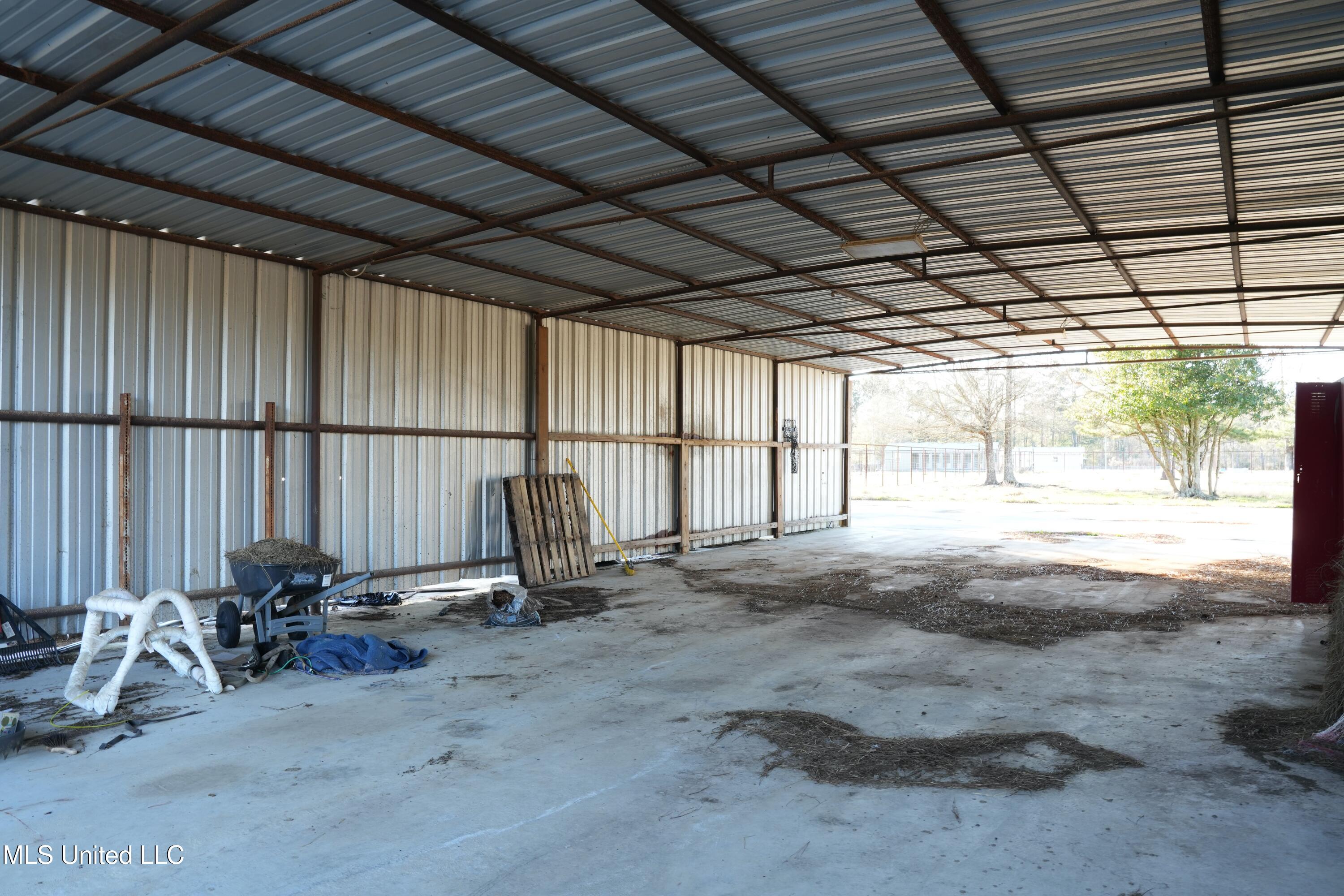 1082 Double M Property Photo 33