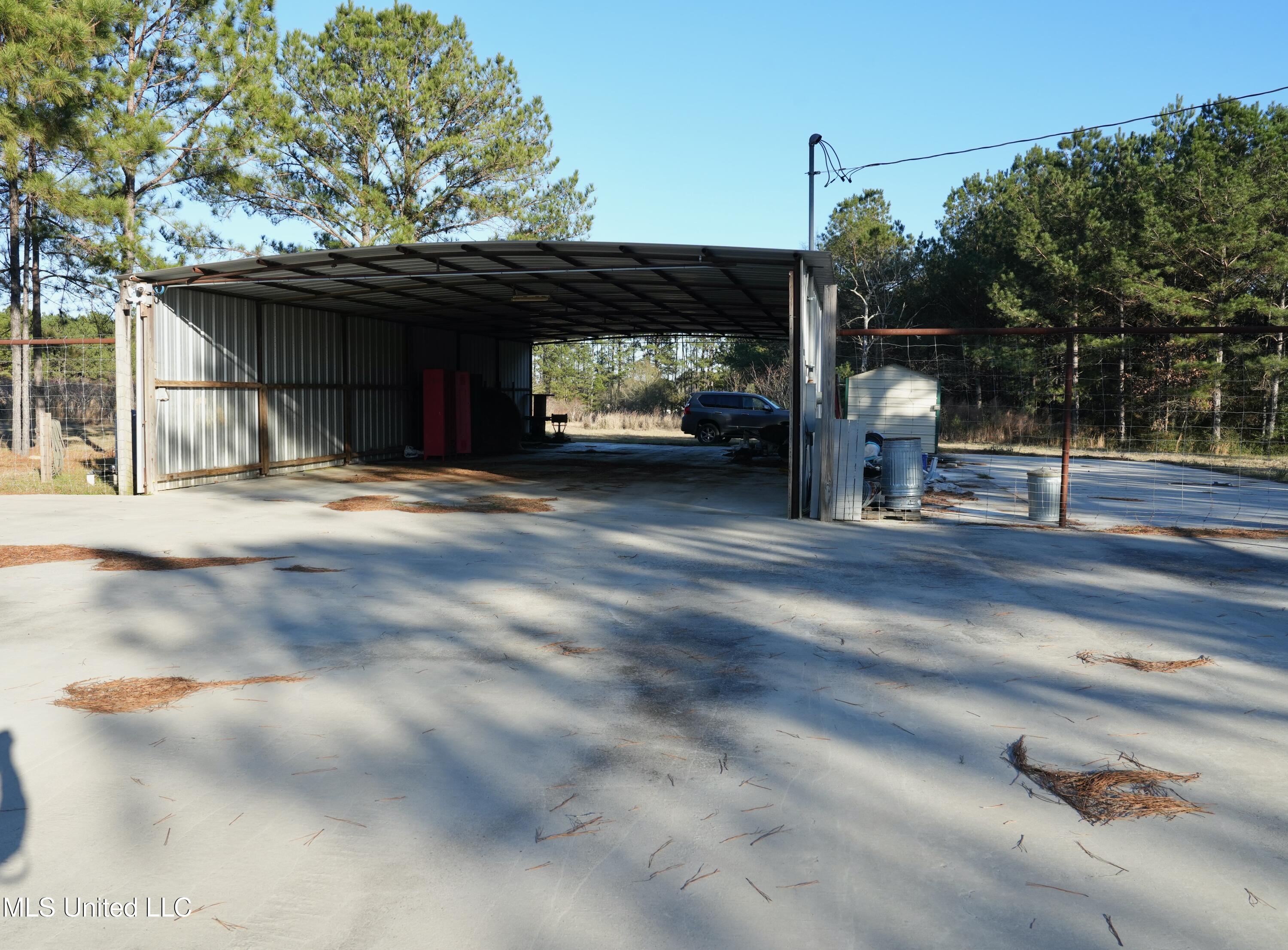 1082 Double M Property Photo 34