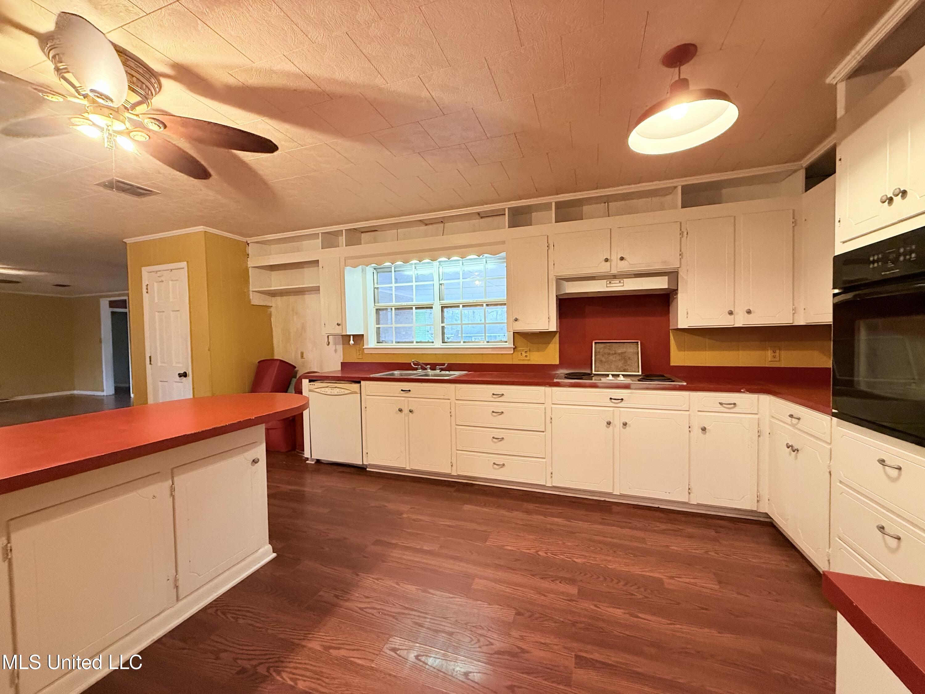 1406 Vermont Avenue Property Photo 5