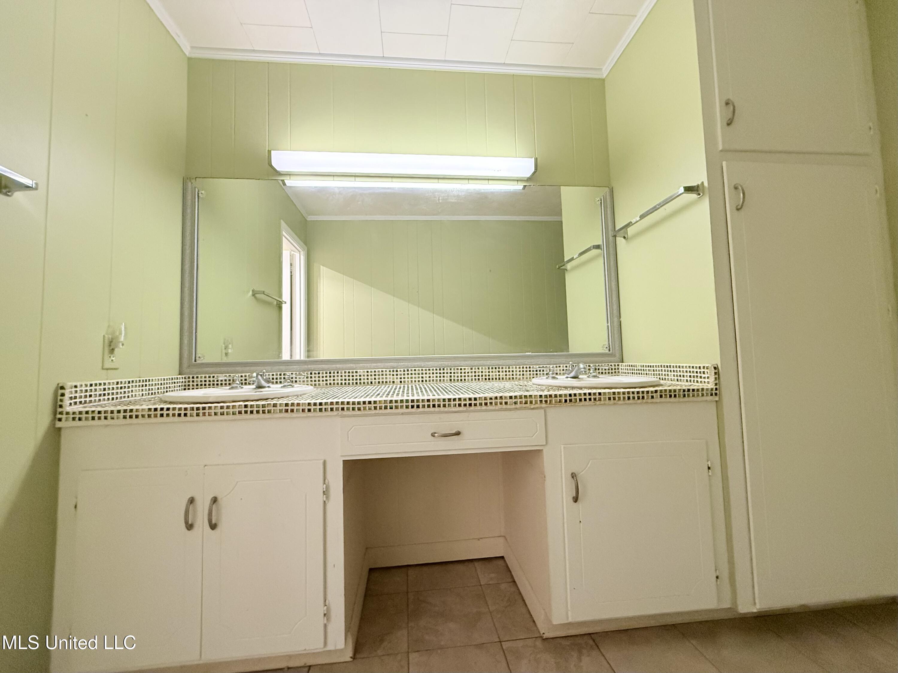 1406 Vermont Avenue Property Photo 12