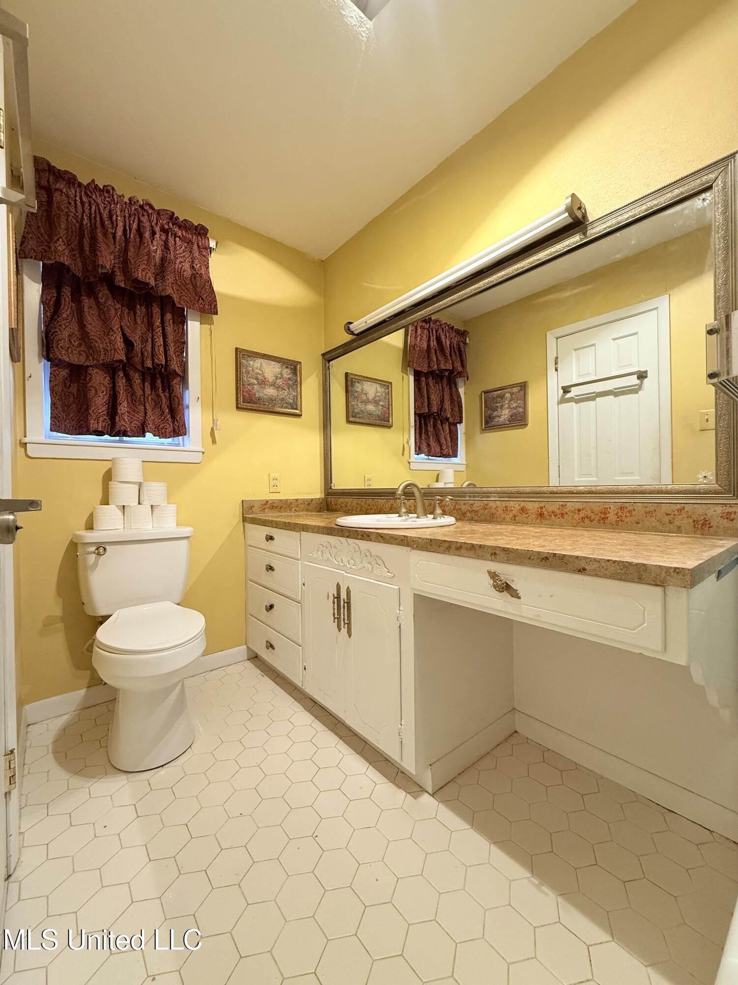 1406 Vermont Avenue Property Photo 18