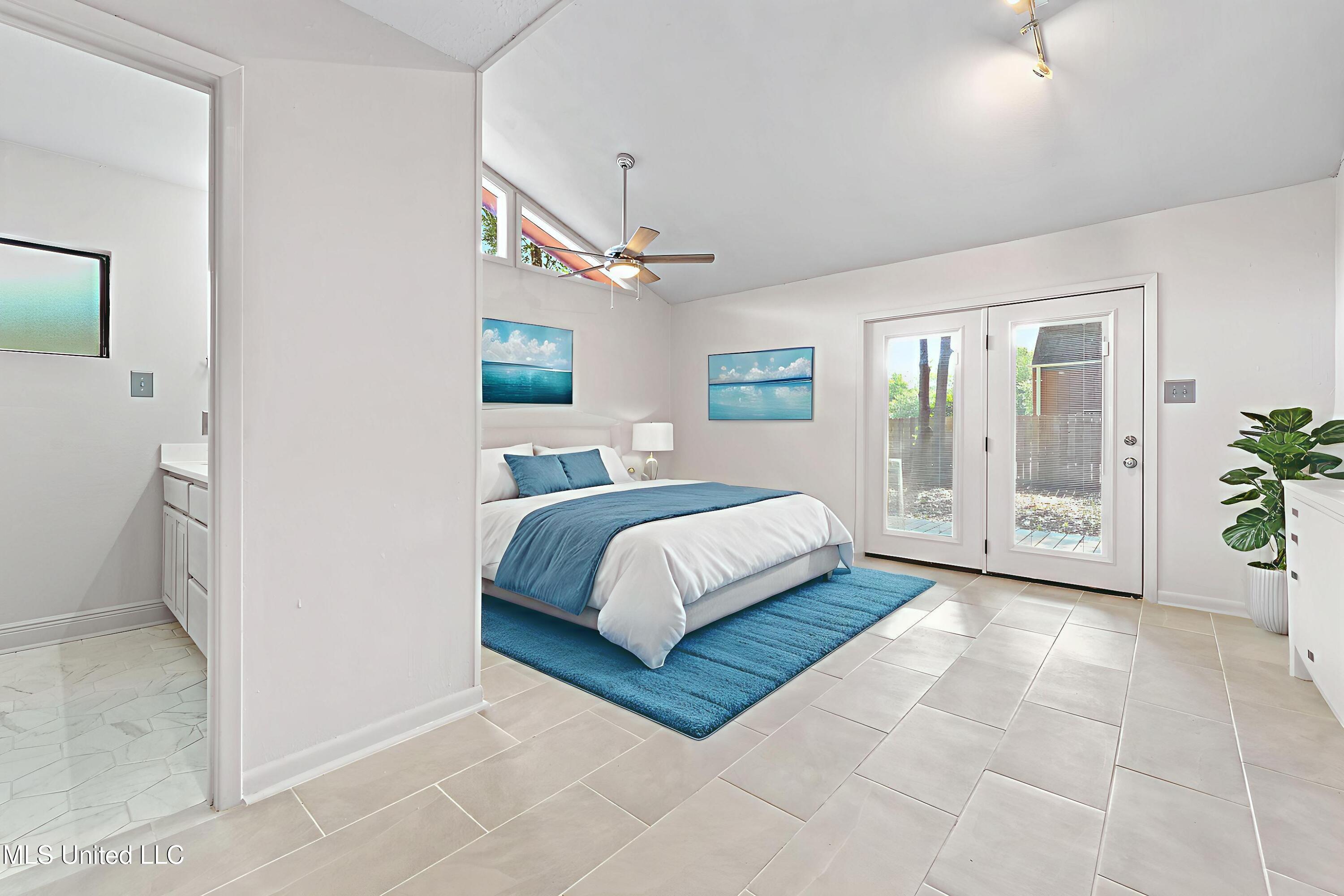 110 Simon Boulevard Property Photo 8