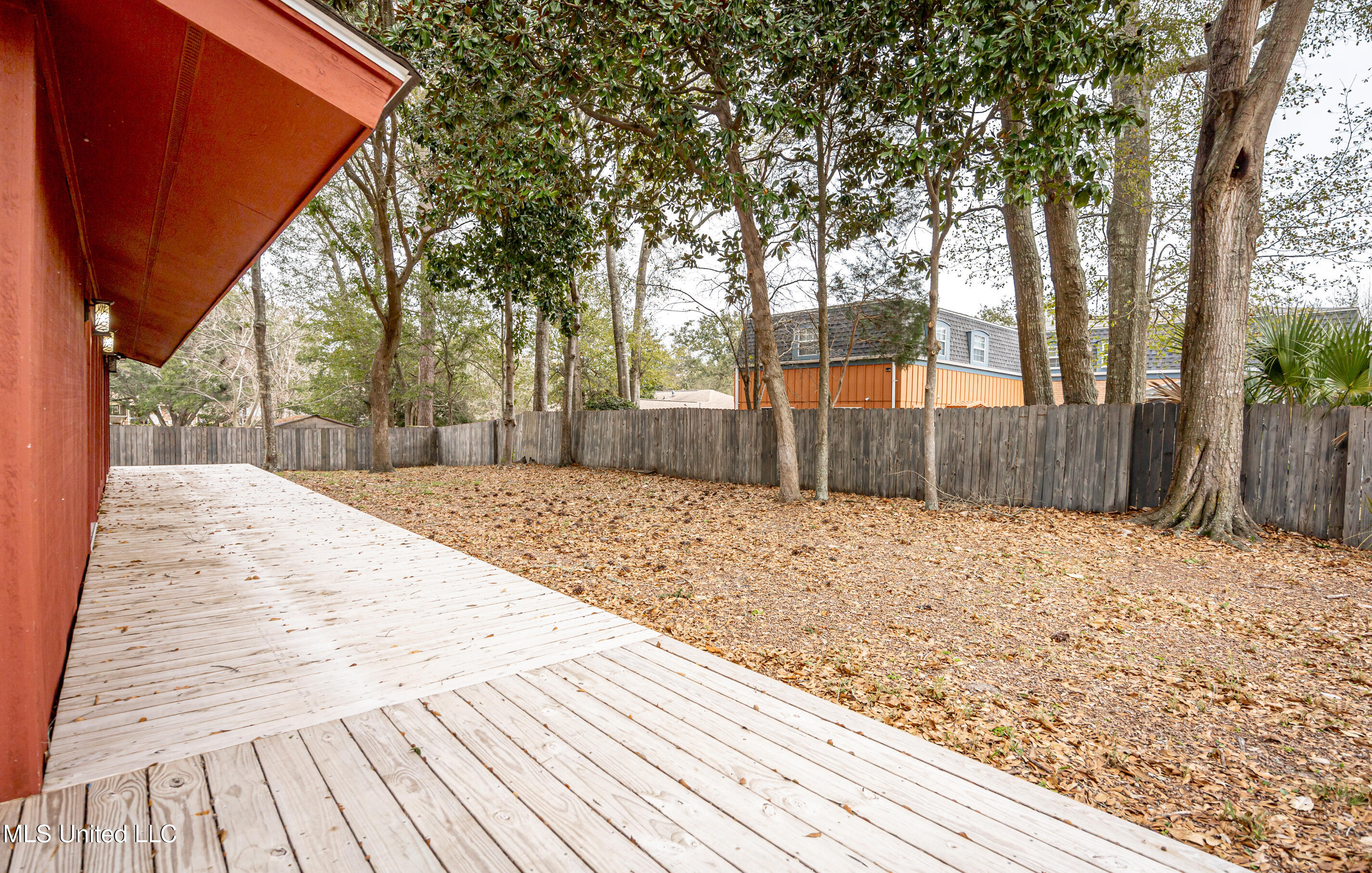110 Simon Boulevard Property Photo 69