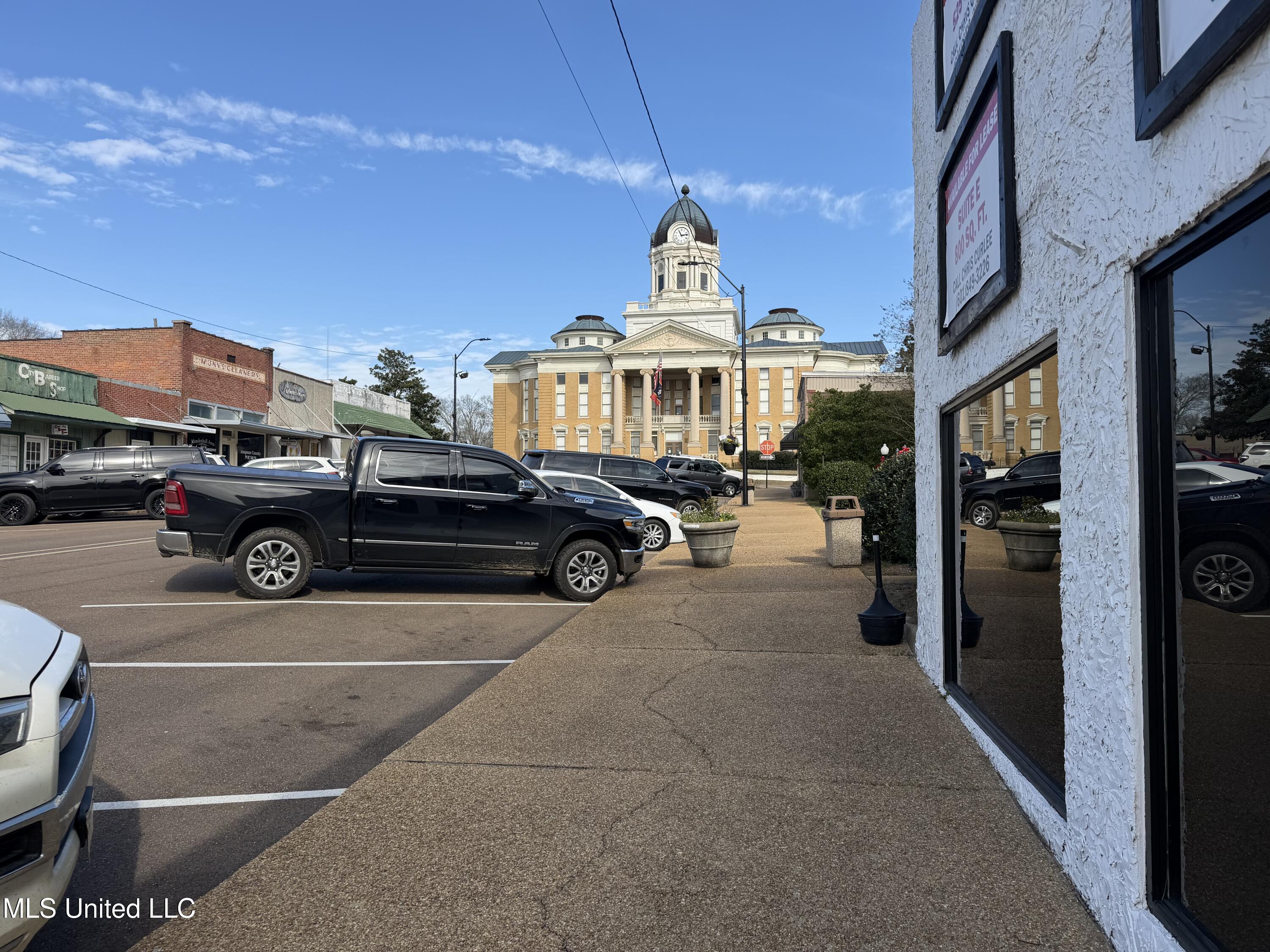 205 Main Street Property Photo 2