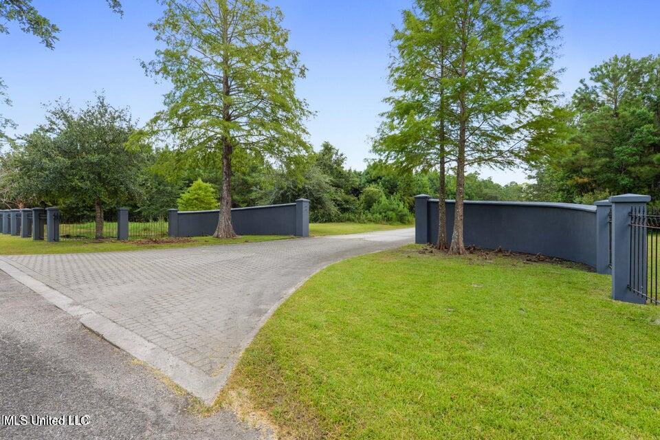 Blue Ridge Court Property Photo 2