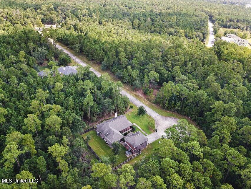 Blue Ridge Court Property Photo 4