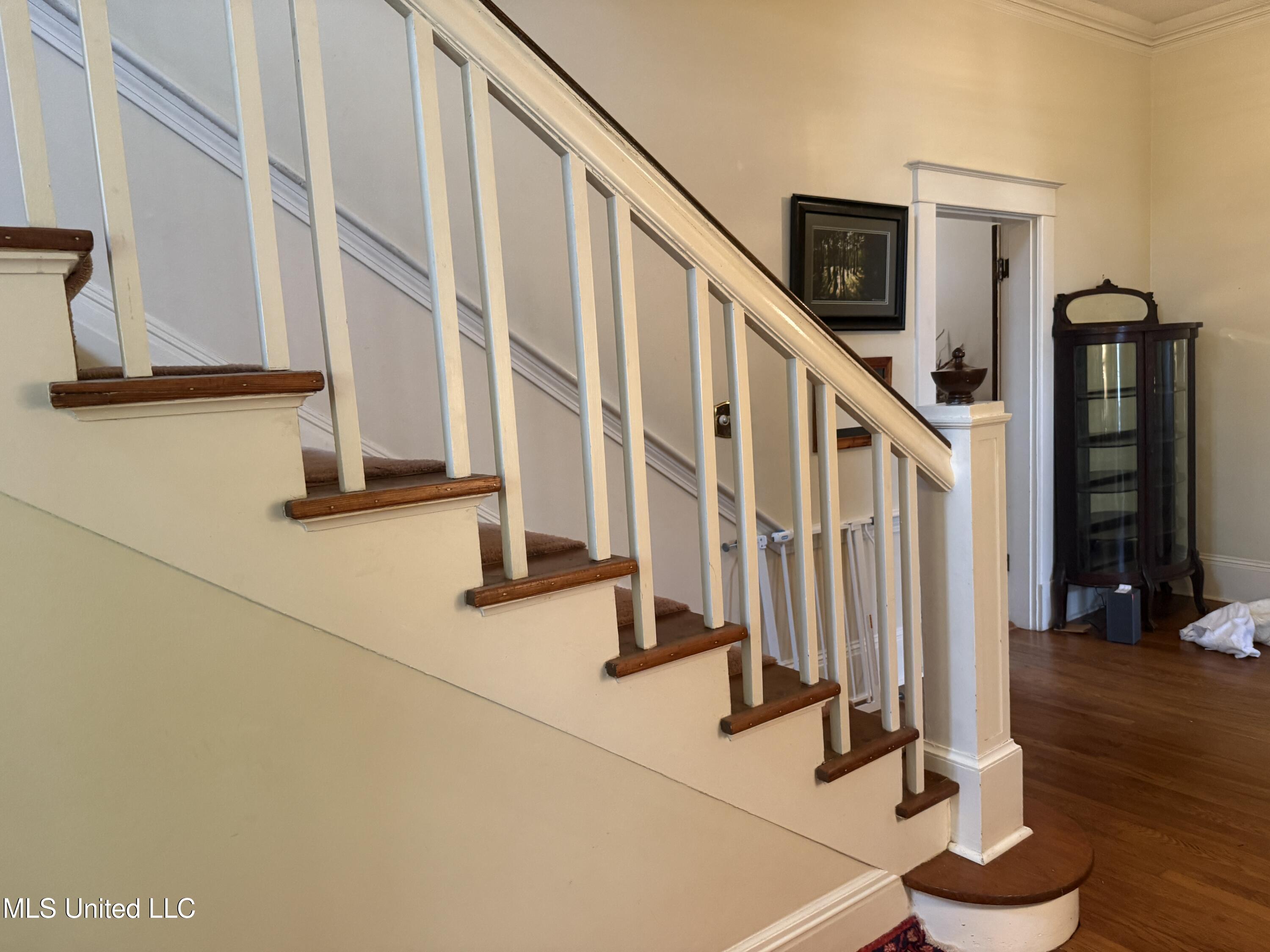 2502 W Claiborne Avenue Property Photo 8