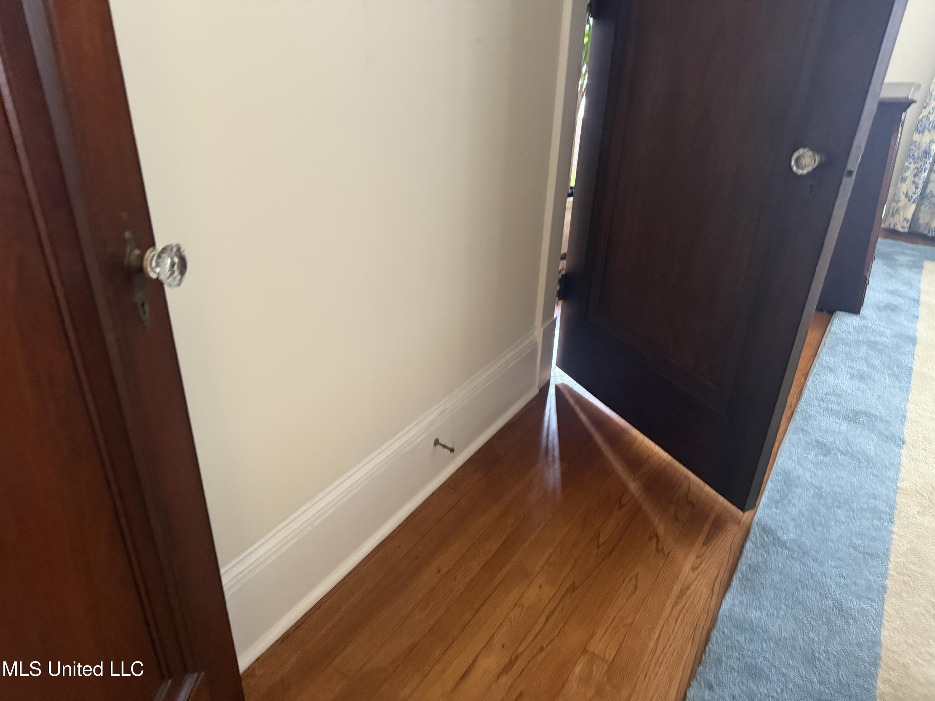 2502 W Claiborne Avenue Property Photo 10
