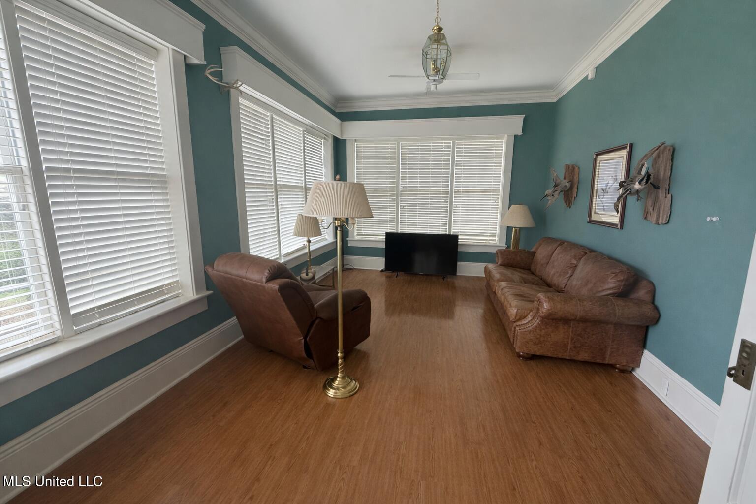 2502 W Claiborne Avenue Property Photo 12