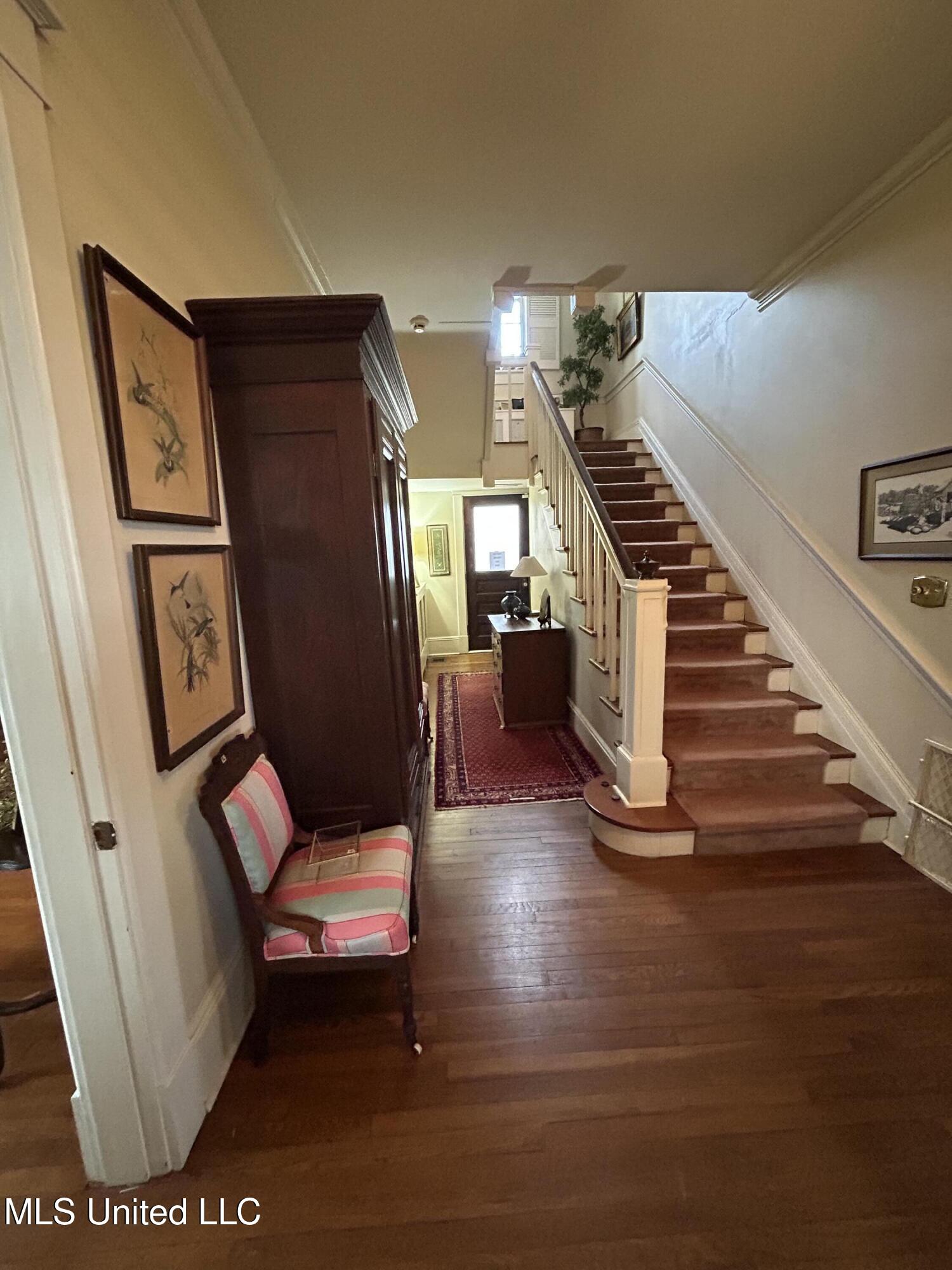 2502 W Claiborne Avenue Property Photo 13
