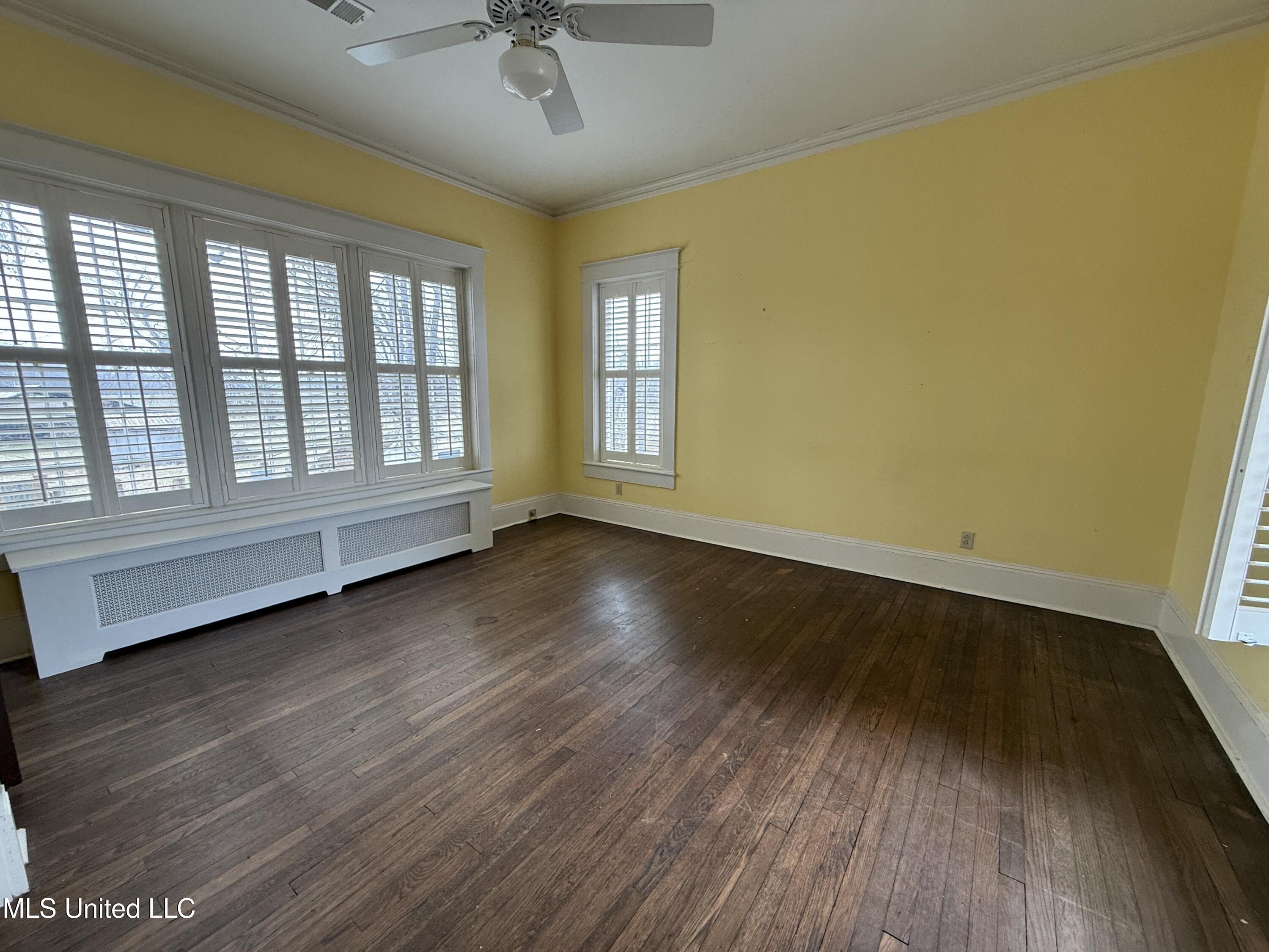 2502 W Claiborne Avenue Property Photo 17