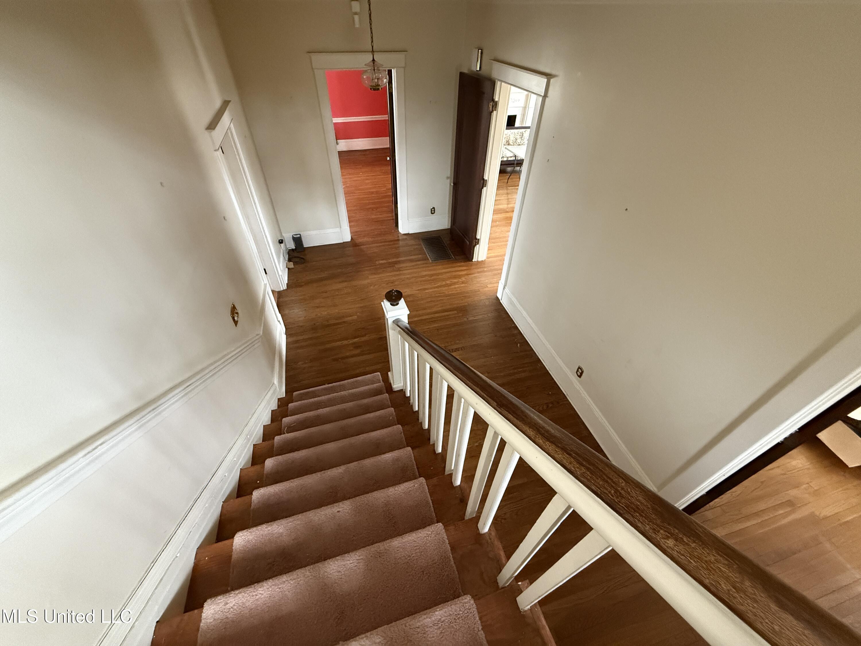 2502 W Claiborne Avenue Property Photo 22