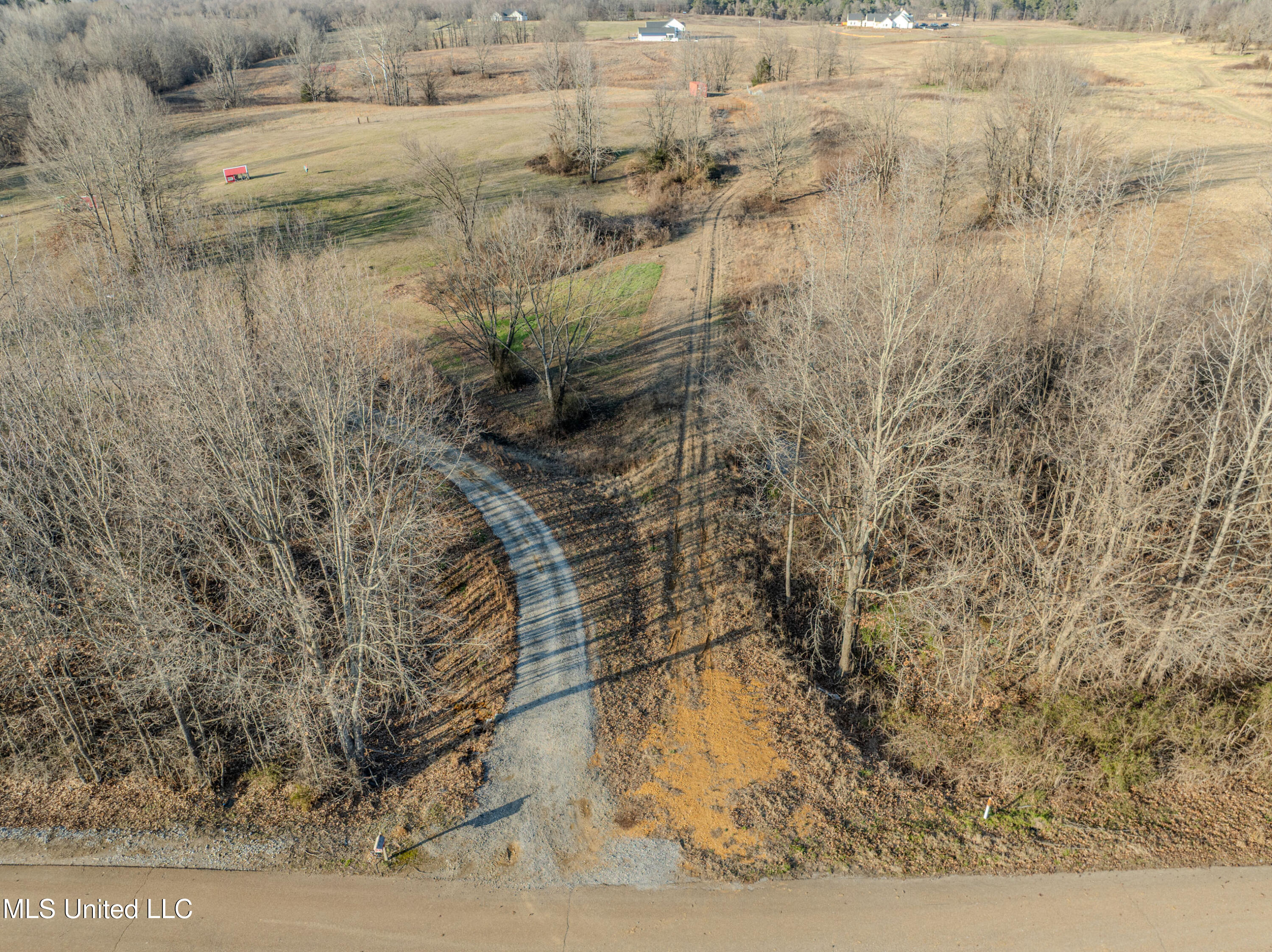 2 Boggan Lane Property Photo 8