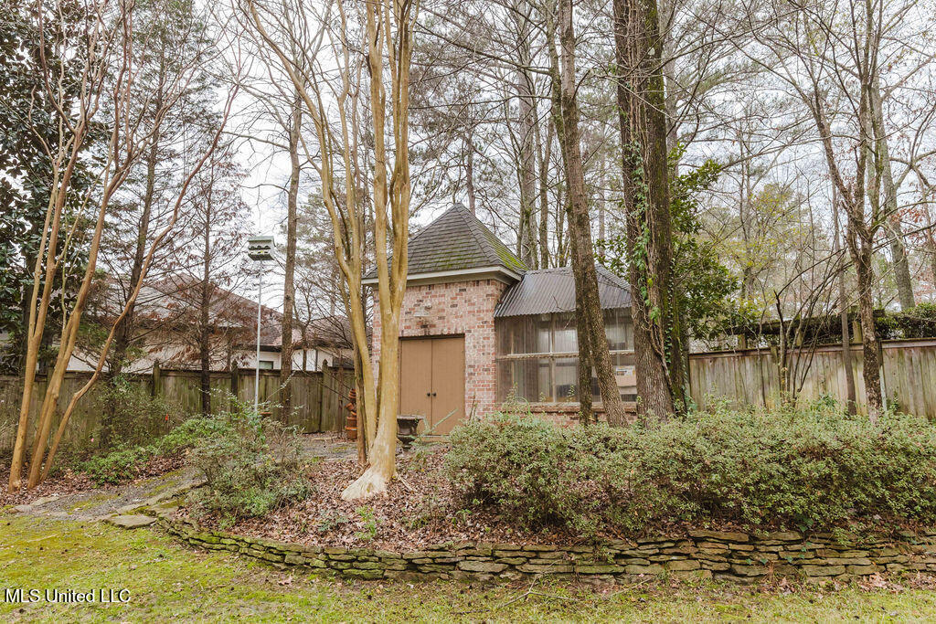 101 Summer Lake Drive Property Photo 7