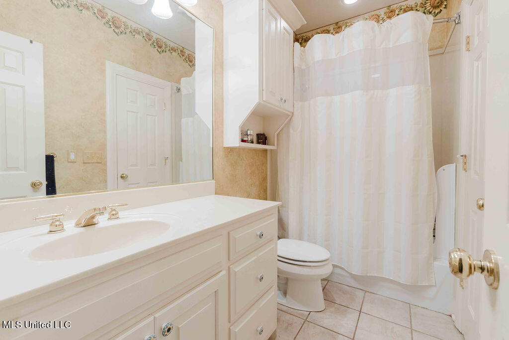 101 Summer Lake Drive Property Photo 45