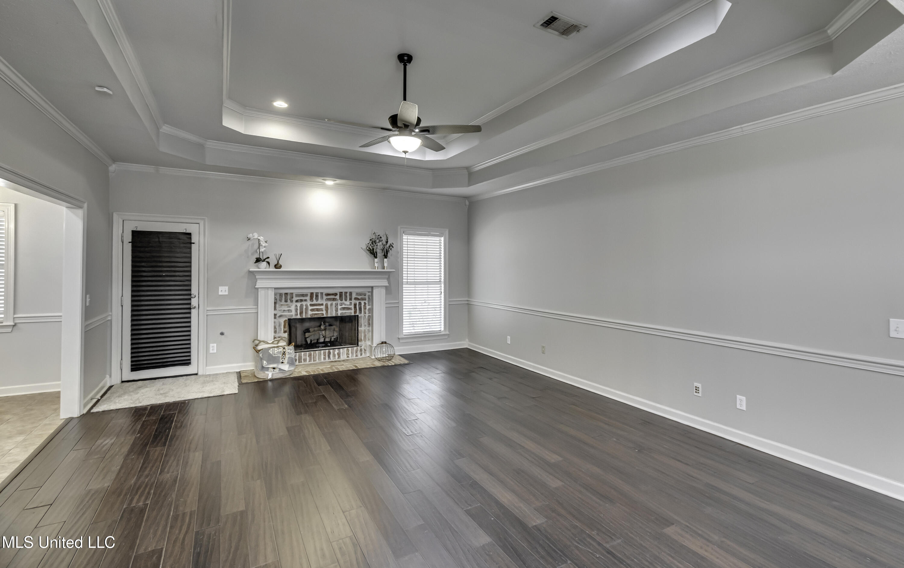 619 Hampshire Place Property Photo 16