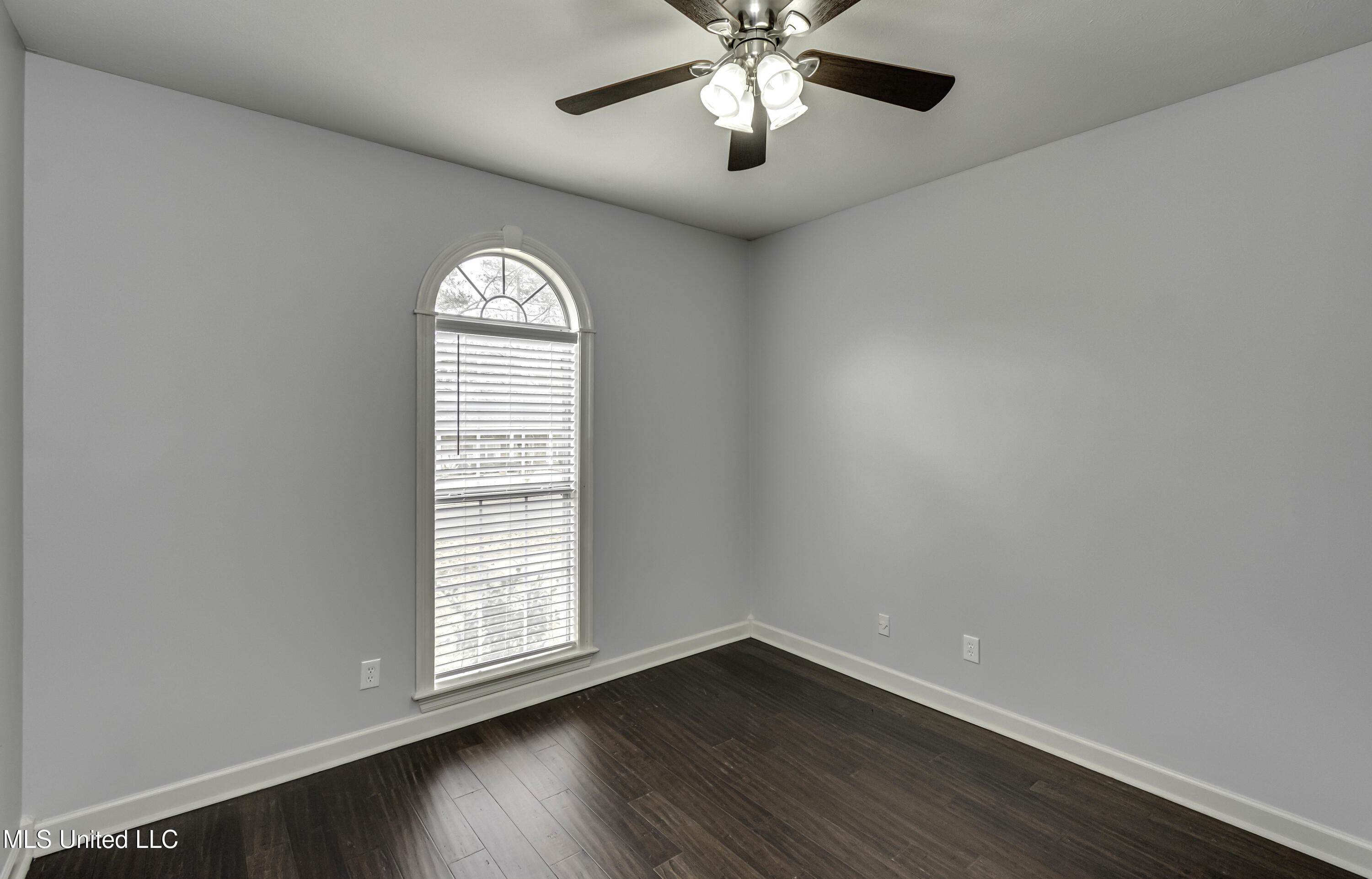 619 Hampshire Place Property Photo 44