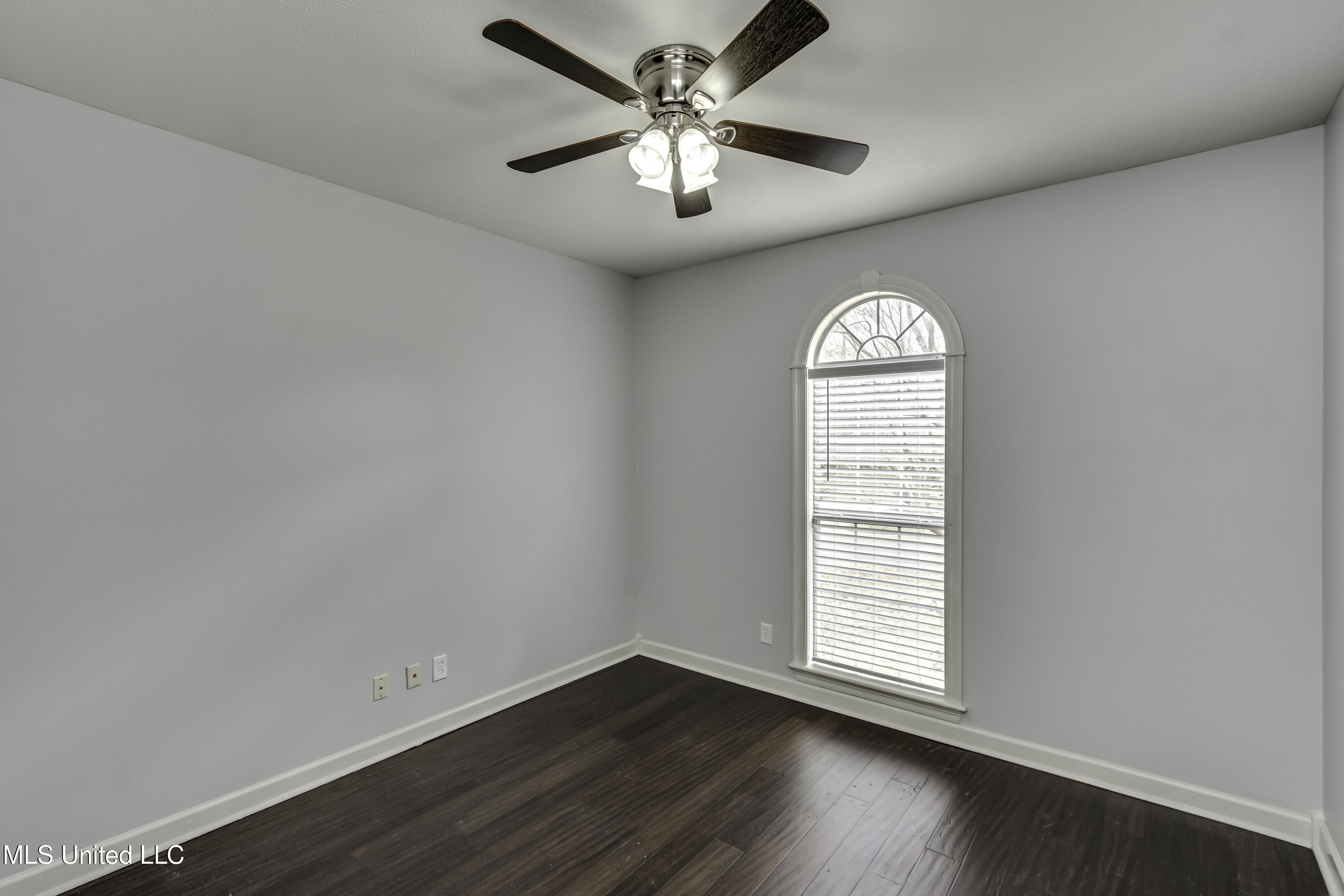 619 Hampshire Place Property Photo 45