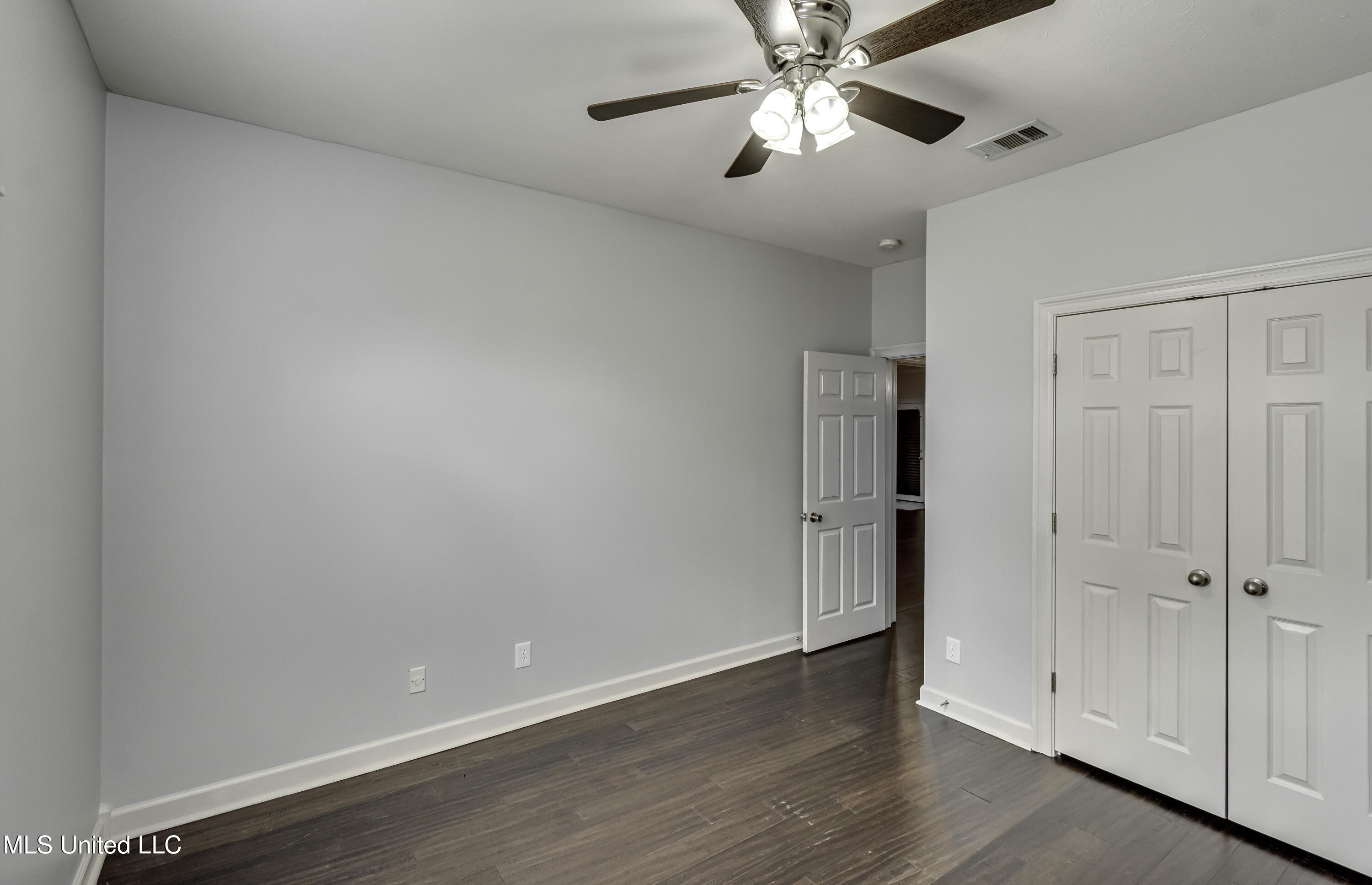 619 Hampshire Place Property Photo 47