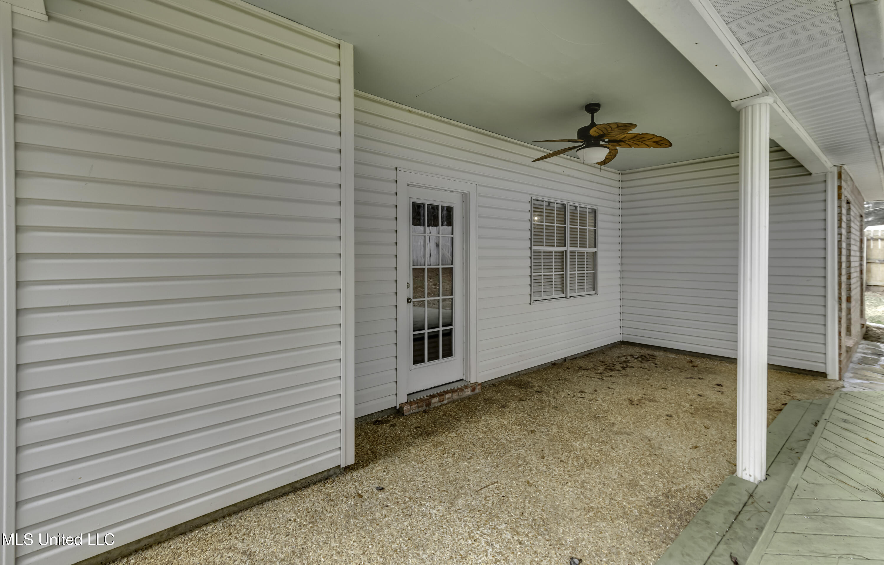 619 Hampshire Place Property Photo 59