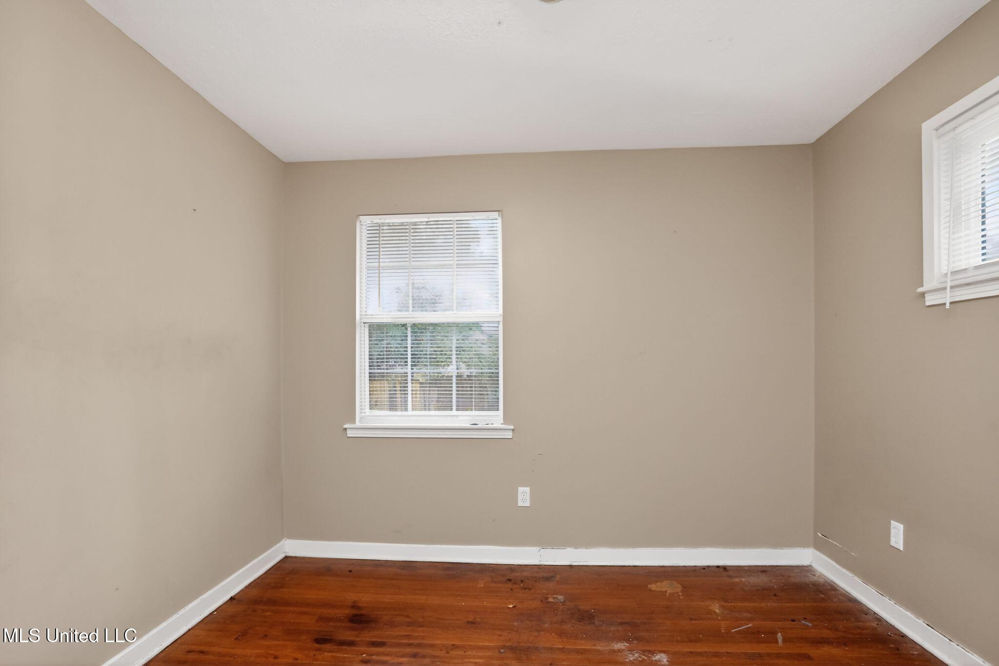 945 Valencia Street Property Photo 6