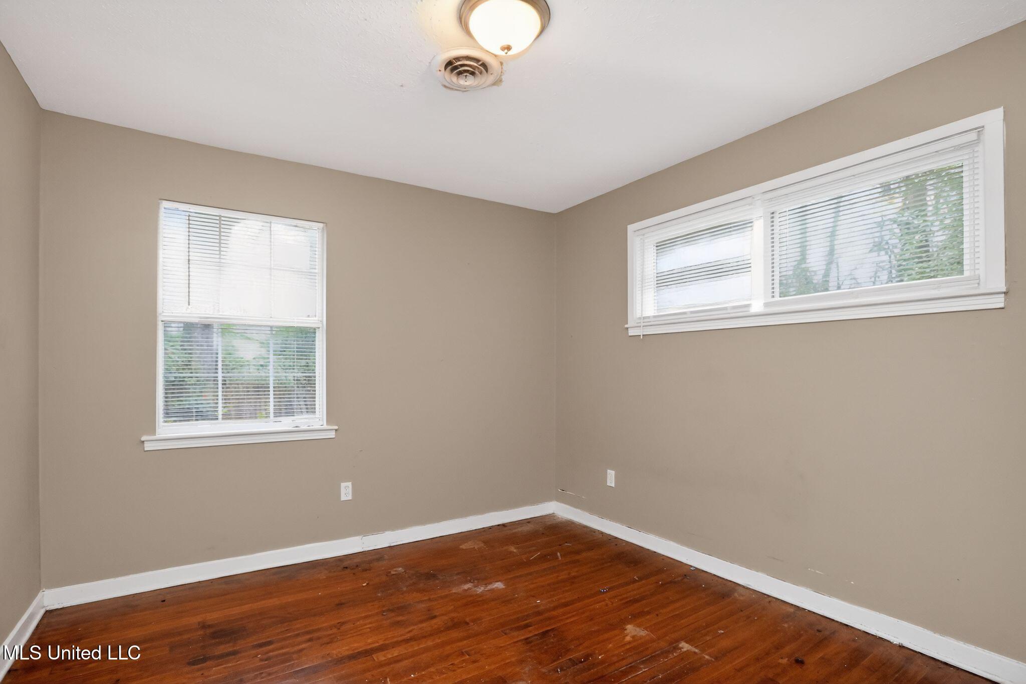 945 Valencia Street Property Photo 10