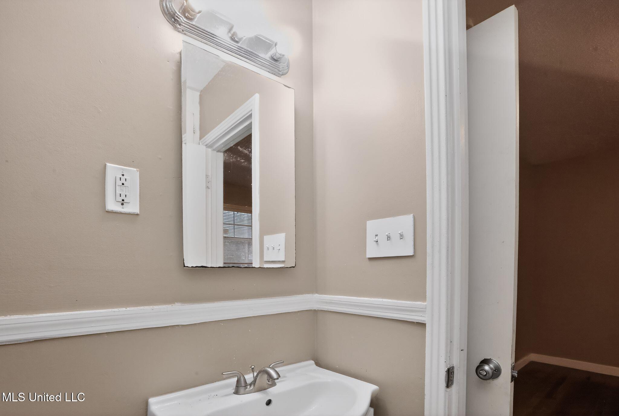 945 Valencia Street Property Photo 24
