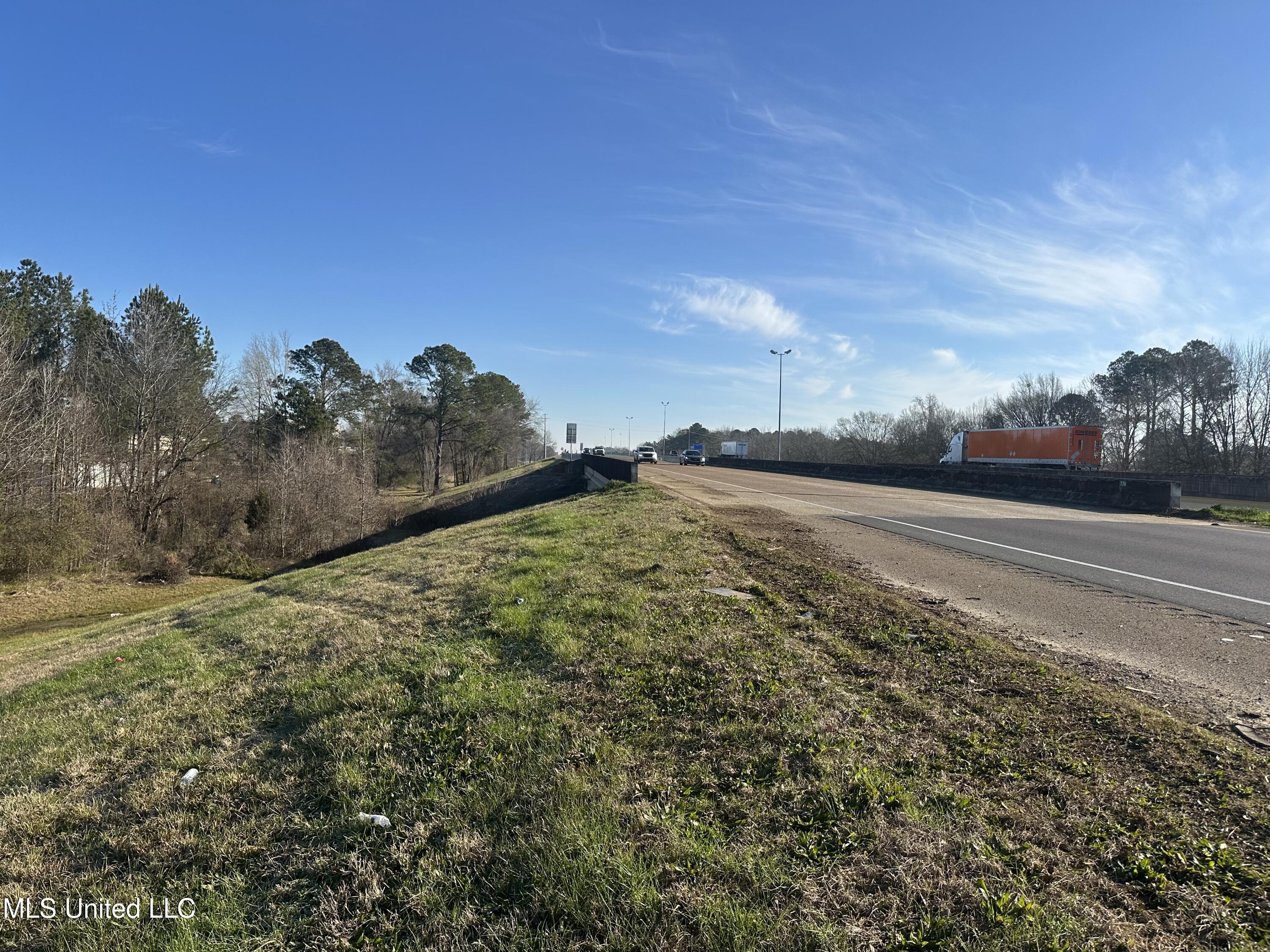 123 N Livingston Road Property Photo 1