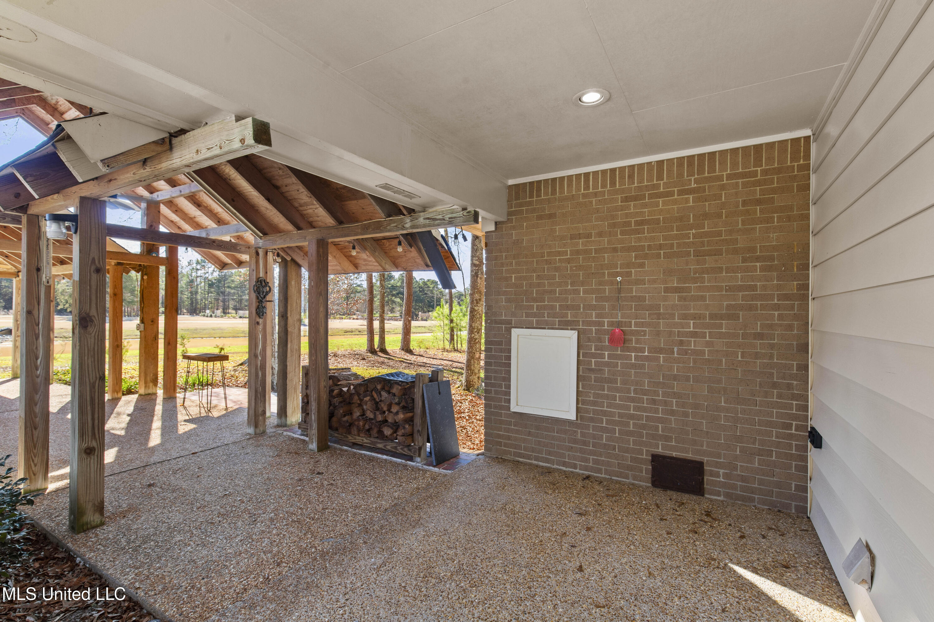 102 Creekwood Drive Property Photo 62