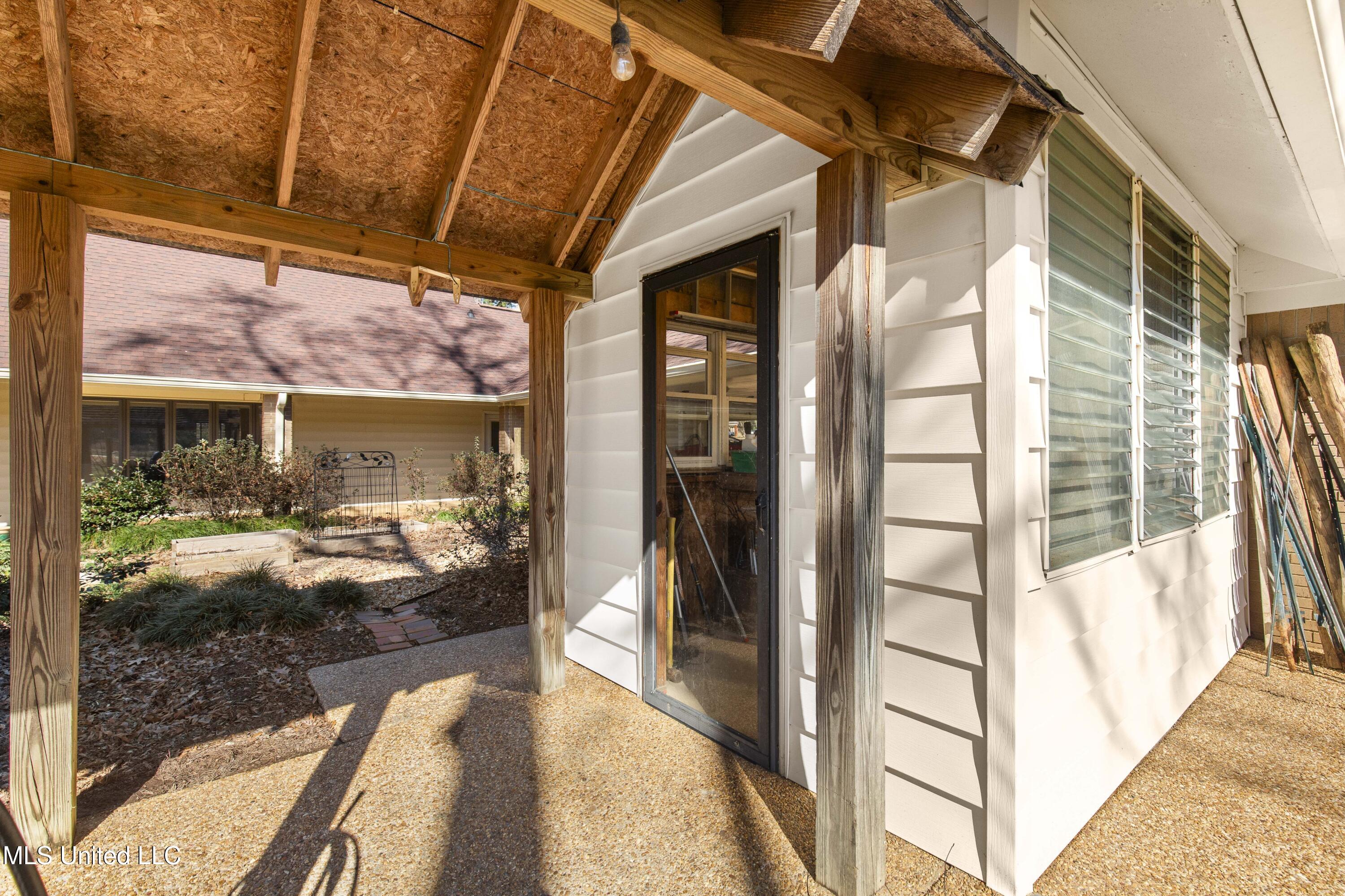 102 Creekwood Drive Property Photo 70