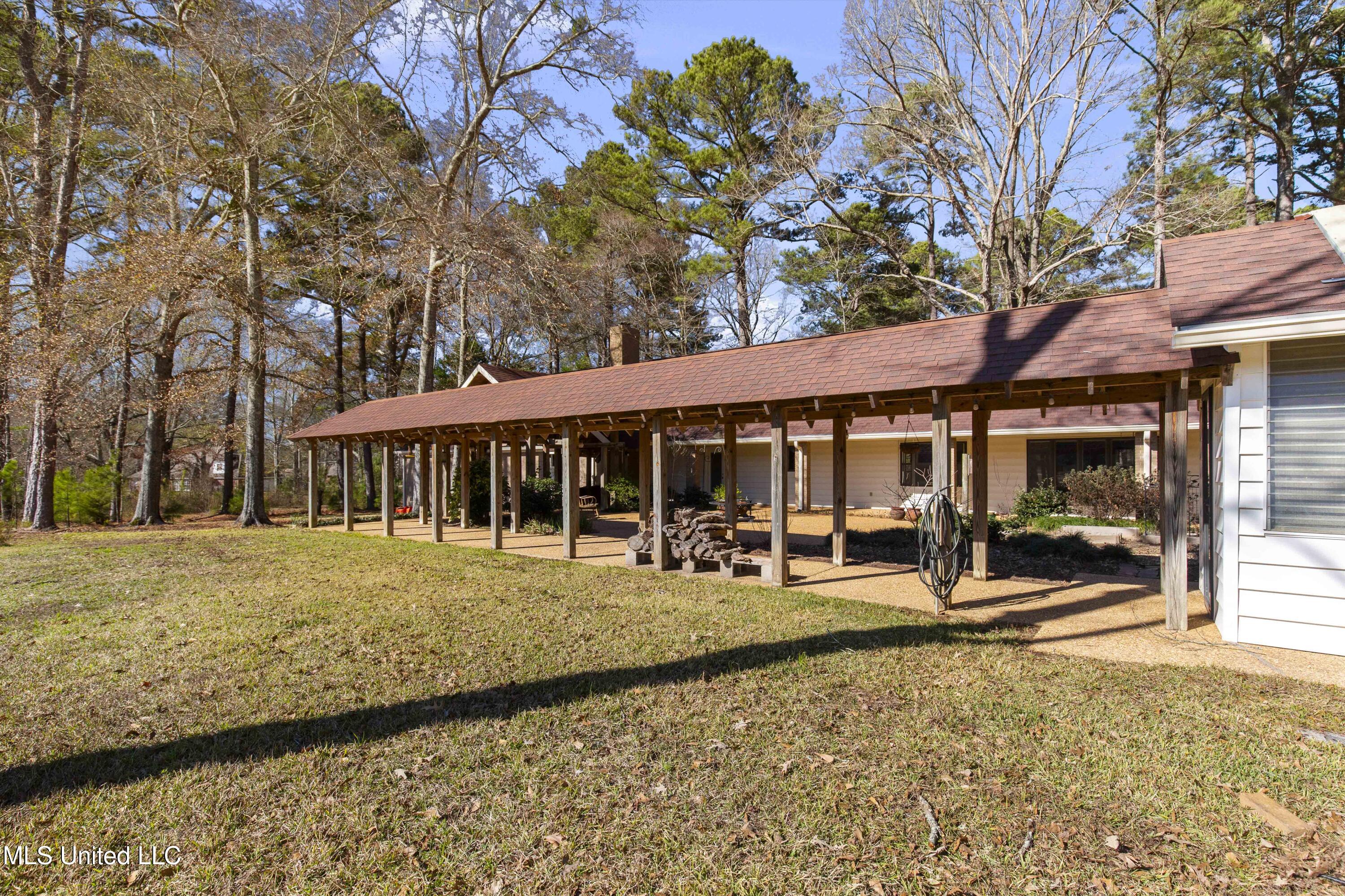 102 Creekwood Drive Property Photo 71