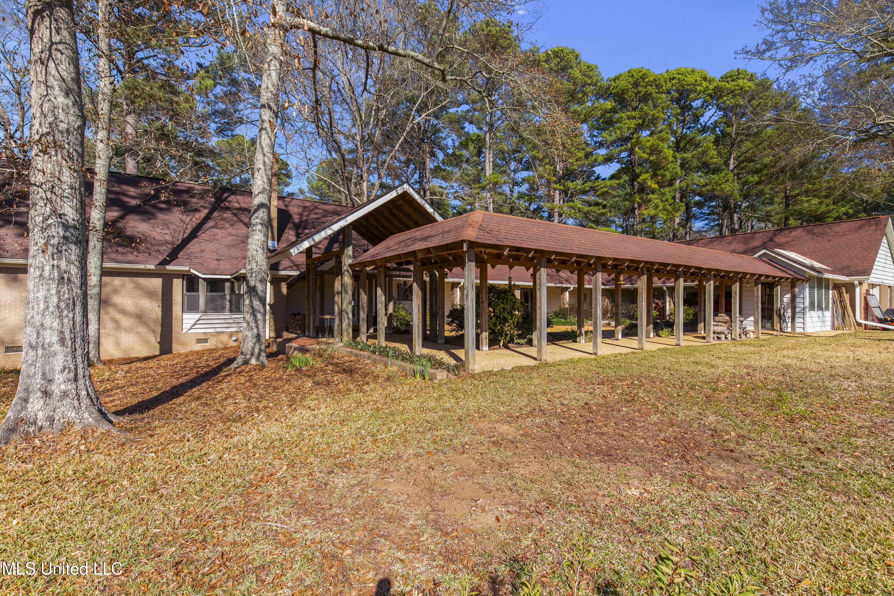 102 Creekwood Drive Property Photo 73