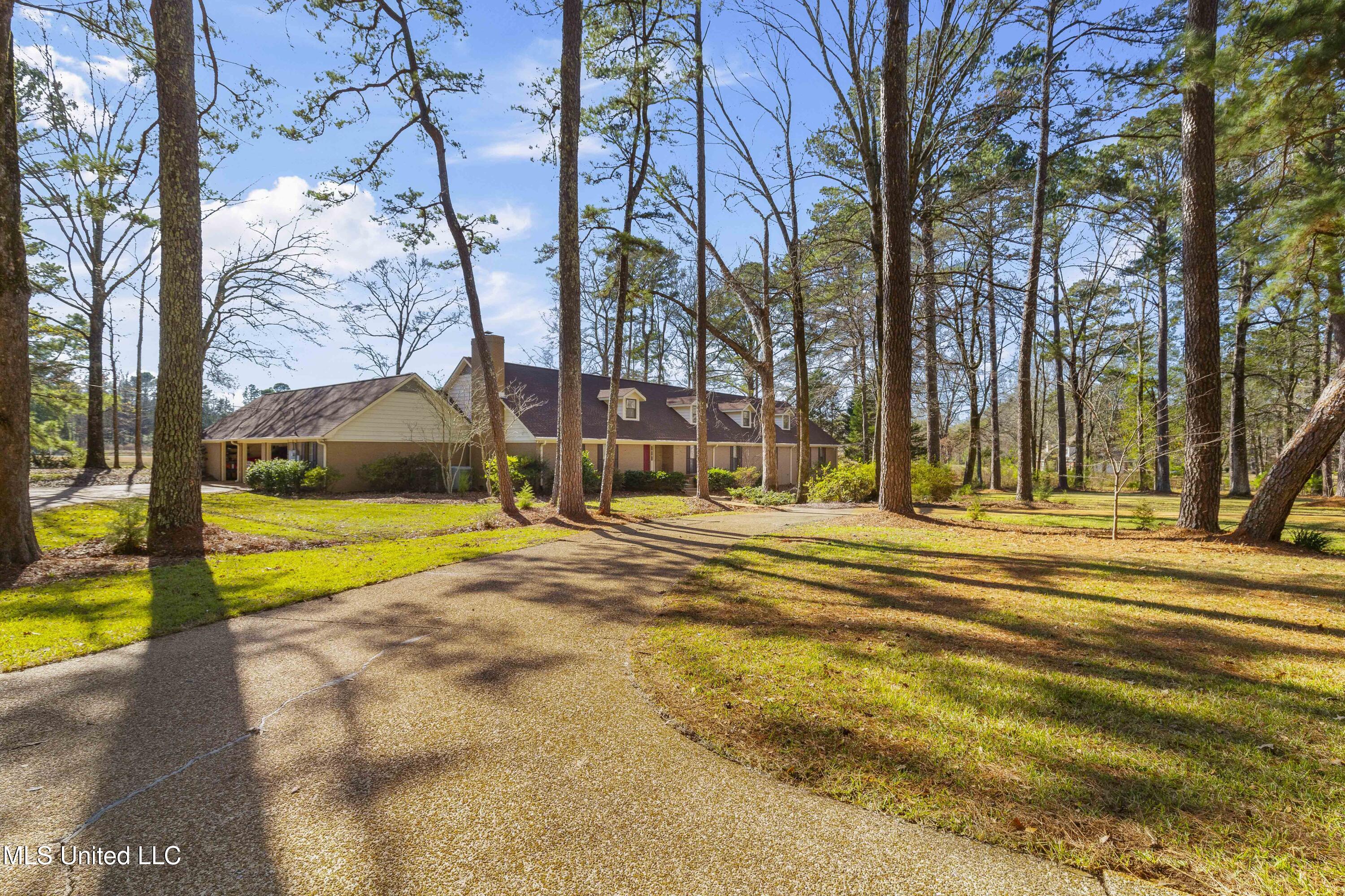 102 Creekwood Drive Property Photo 81