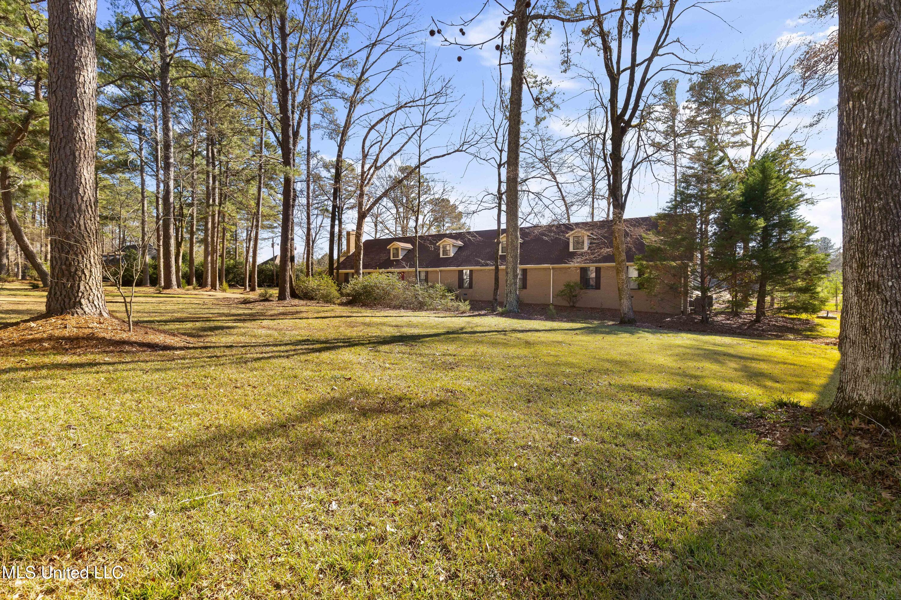 102 Creekwood Drive Property Photo 82