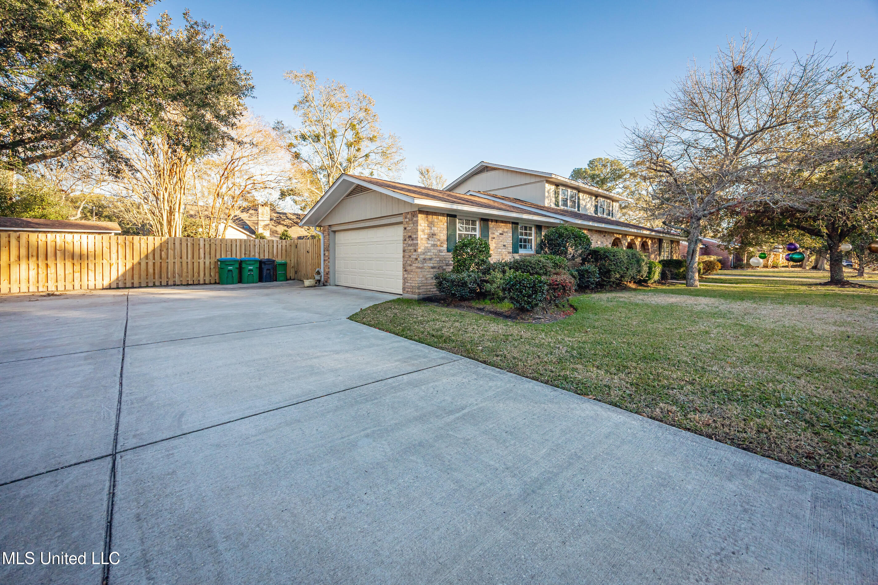 910 Warren Street Property Photo 49