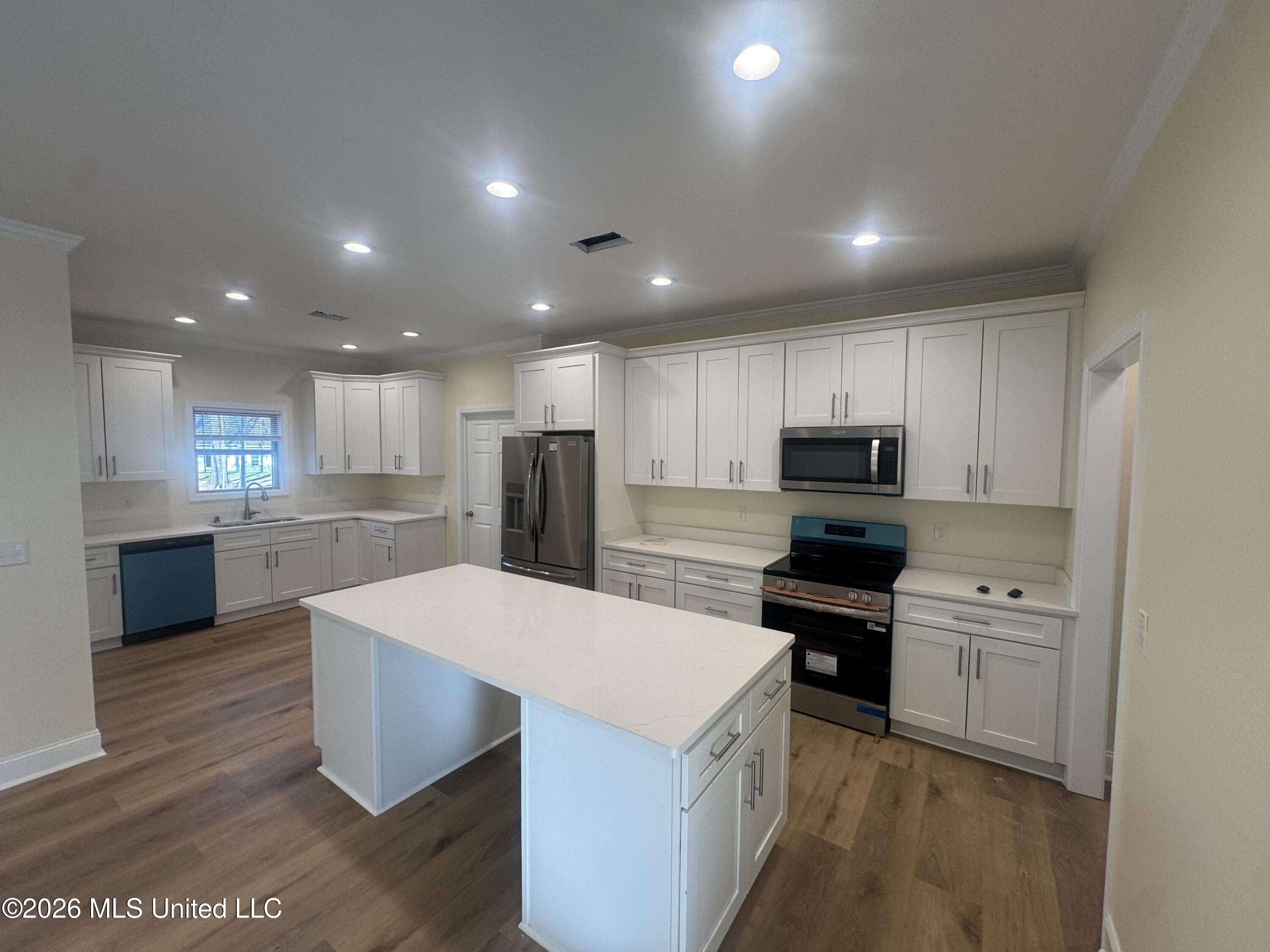 5252 Skylark Drive Property Photo 4